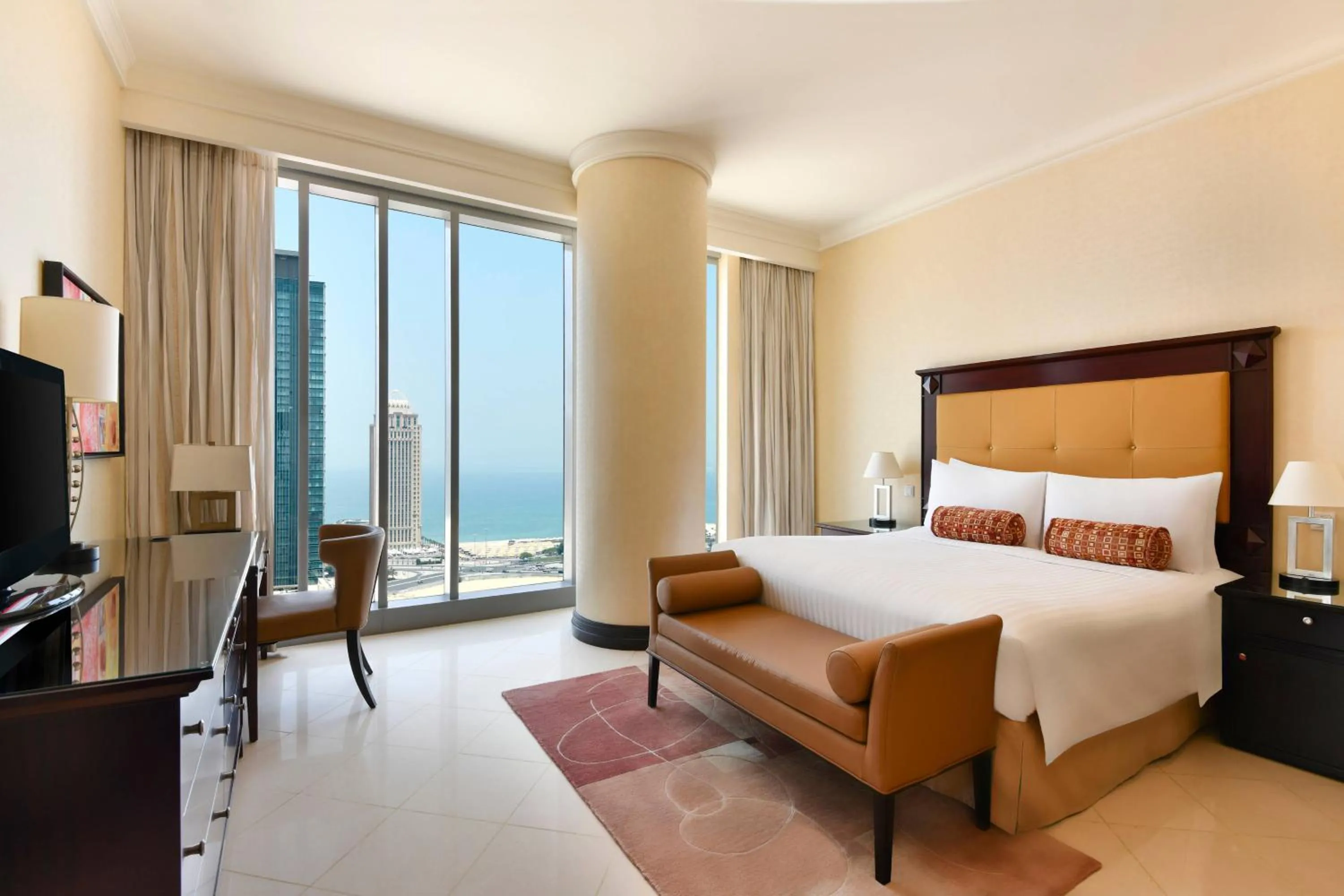 Bedroom, Bed in Marriott Marquis City Center Doha Hotel
