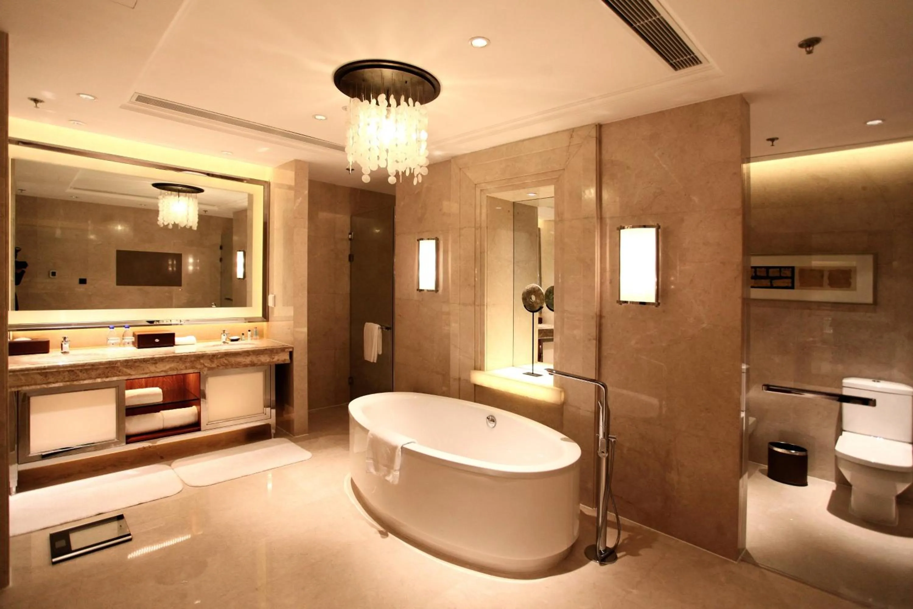 Bathroom in Shanghai Marriott Marquis City Centre