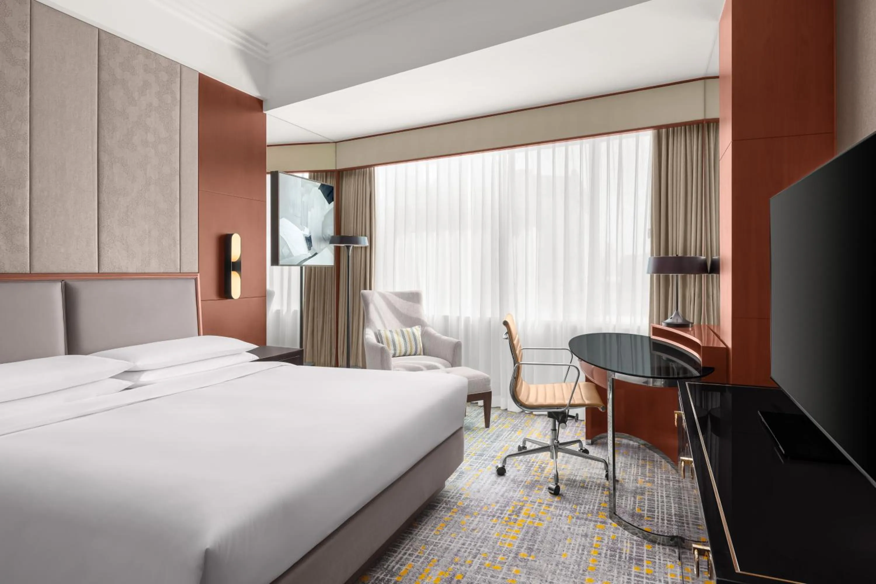 Deluxe King Room in Shanghai Marriott Marquis City Centre