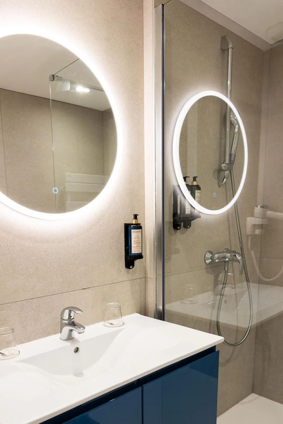 Shower in Royal Antibes - Luxury Hotel, Résidence, Beach & Spa