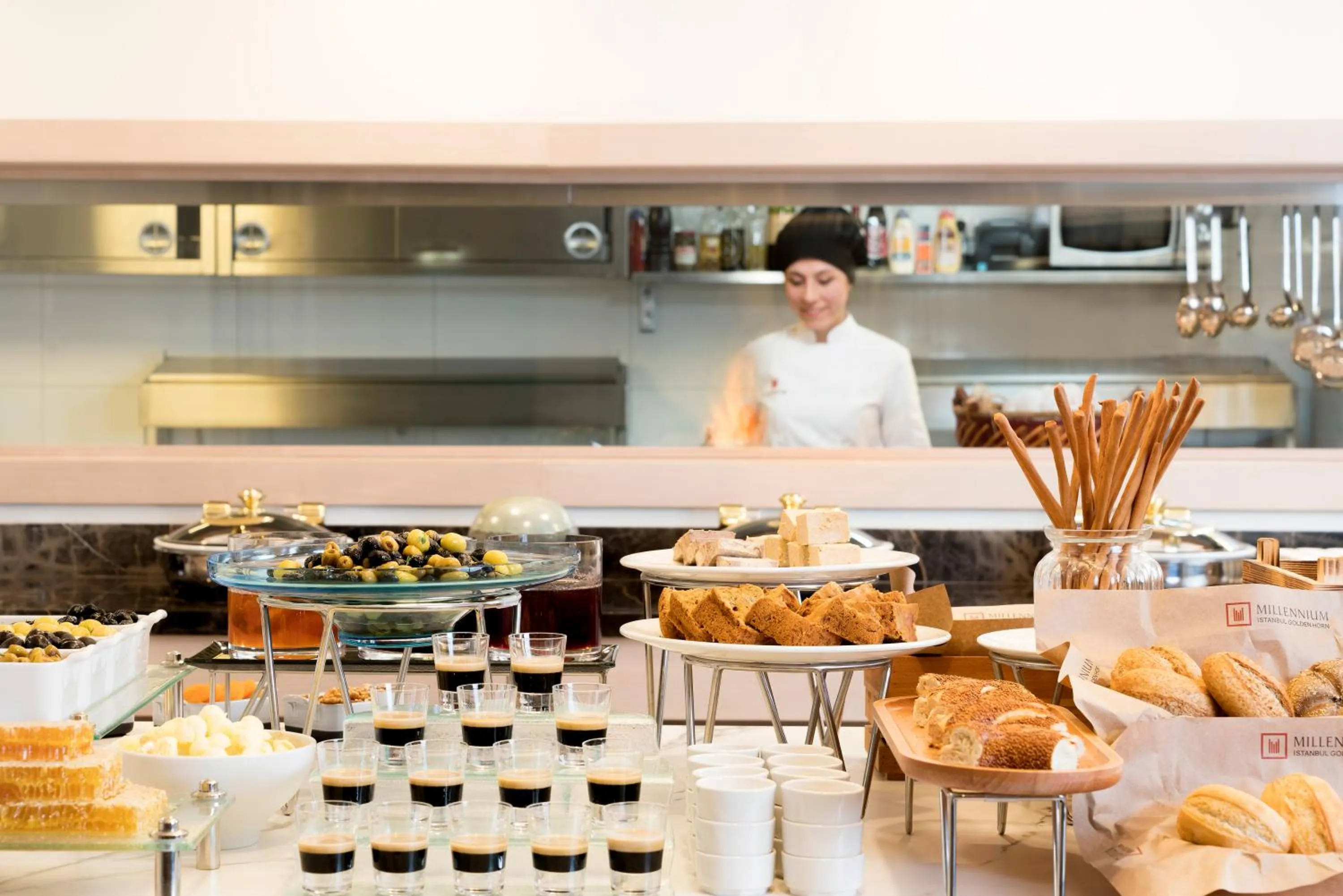 Restaurant/places to eat in Millennium Istanbul Golden Horn