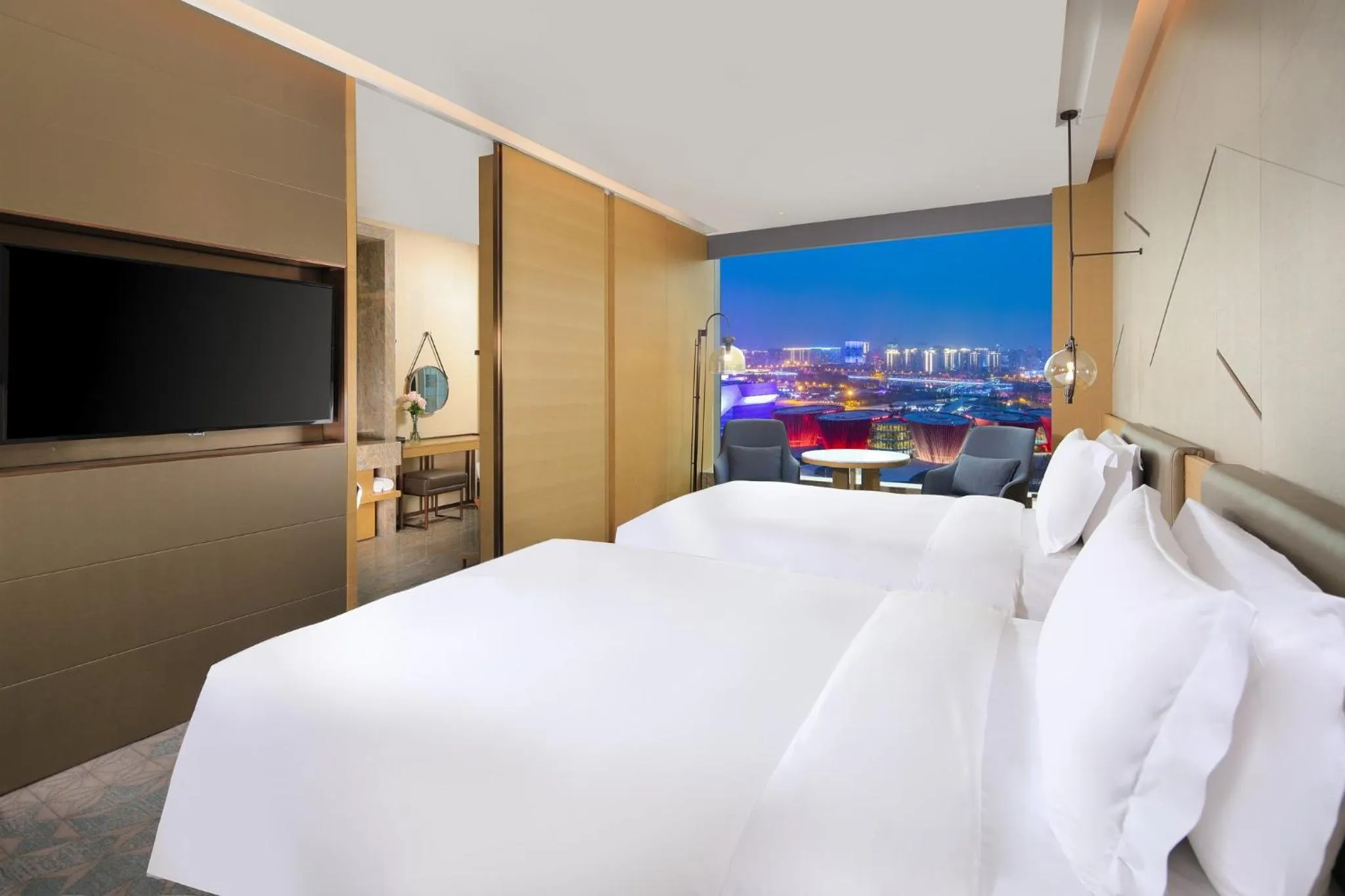 Photo of the whole room, Bed in InterContinental Taiyuan by IHG