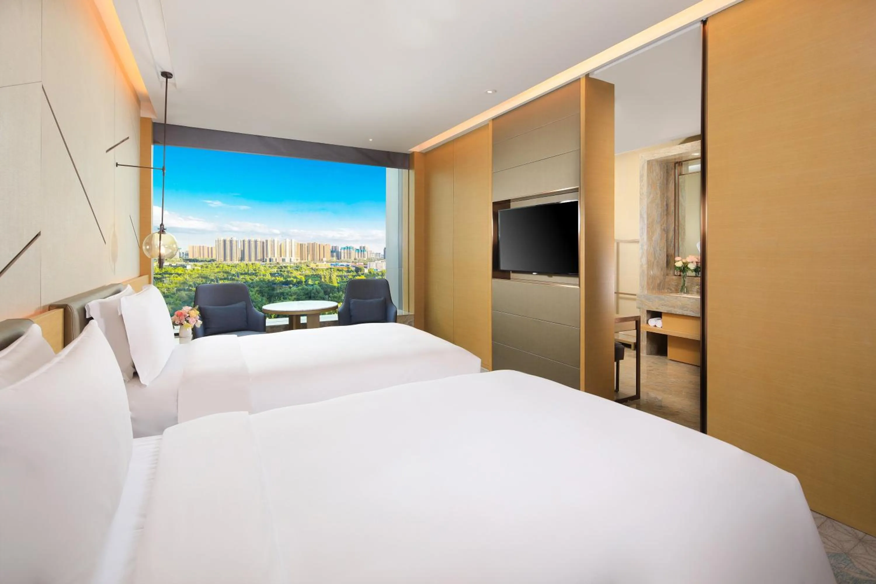 Photo of the whole room, Bed in InterContinental Taiyuan by IHG