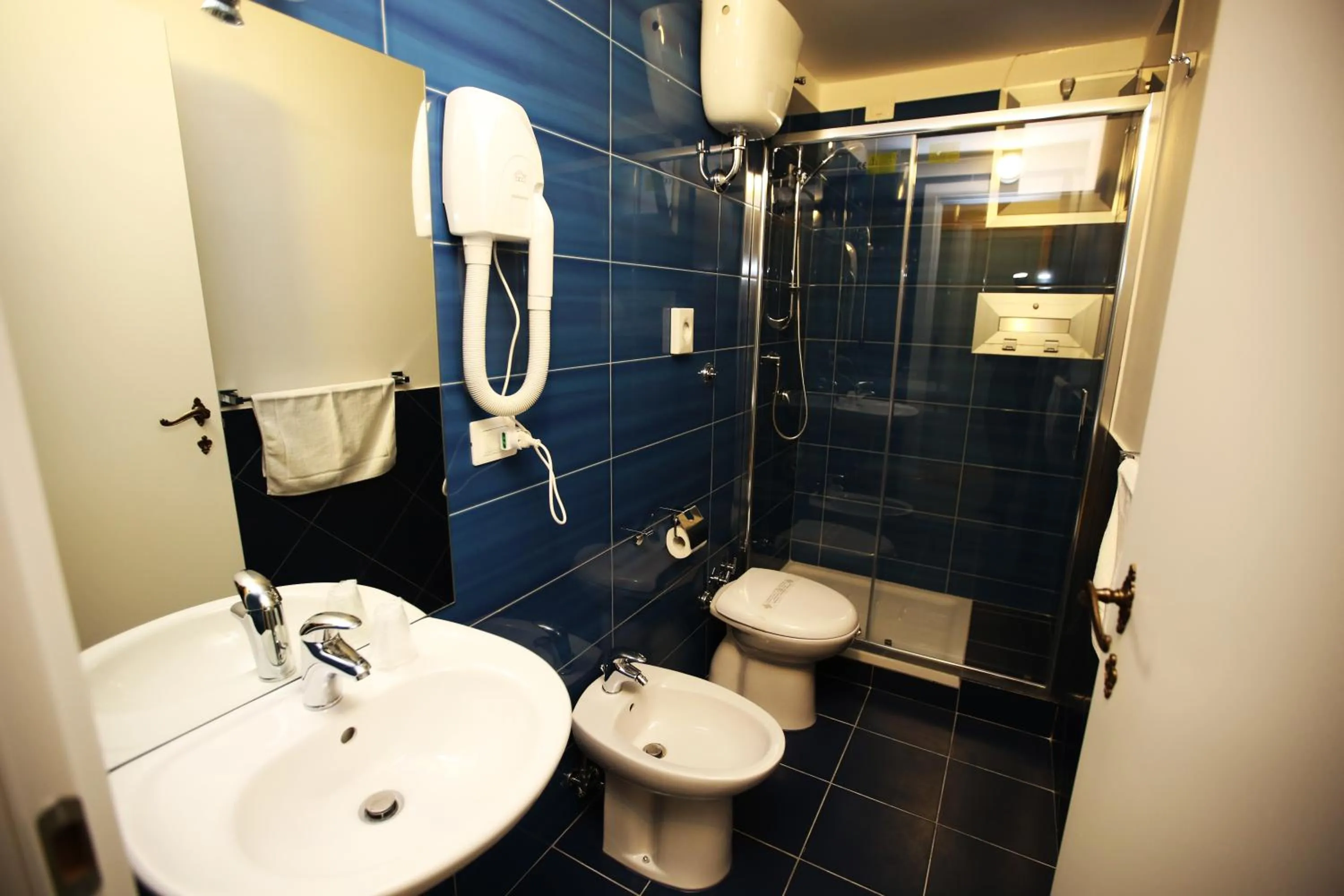 Bathroom in La Bella Napoli B&B