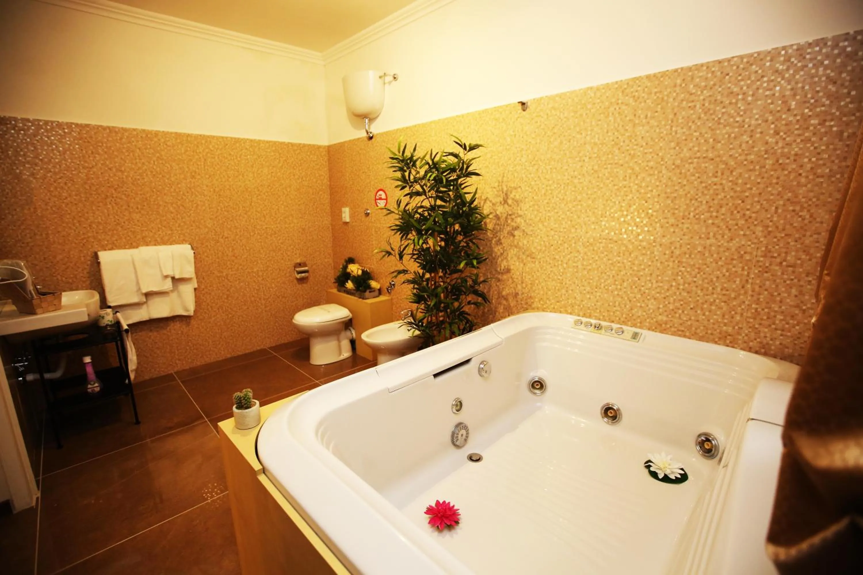 Hot Tub in La Bella Napoli B&B