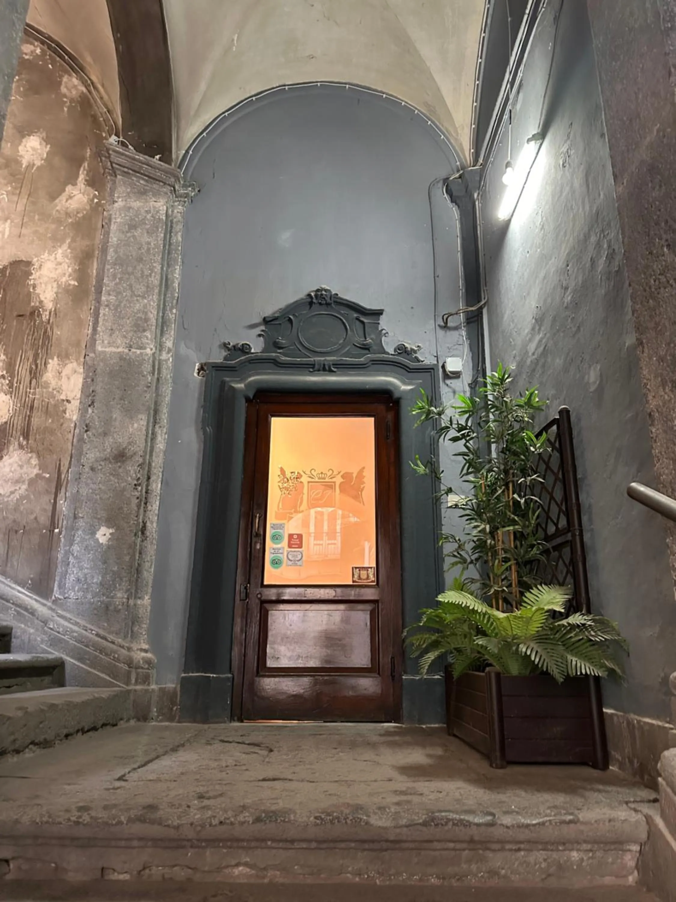 Facade/entrance in La Bella Napoli B&B