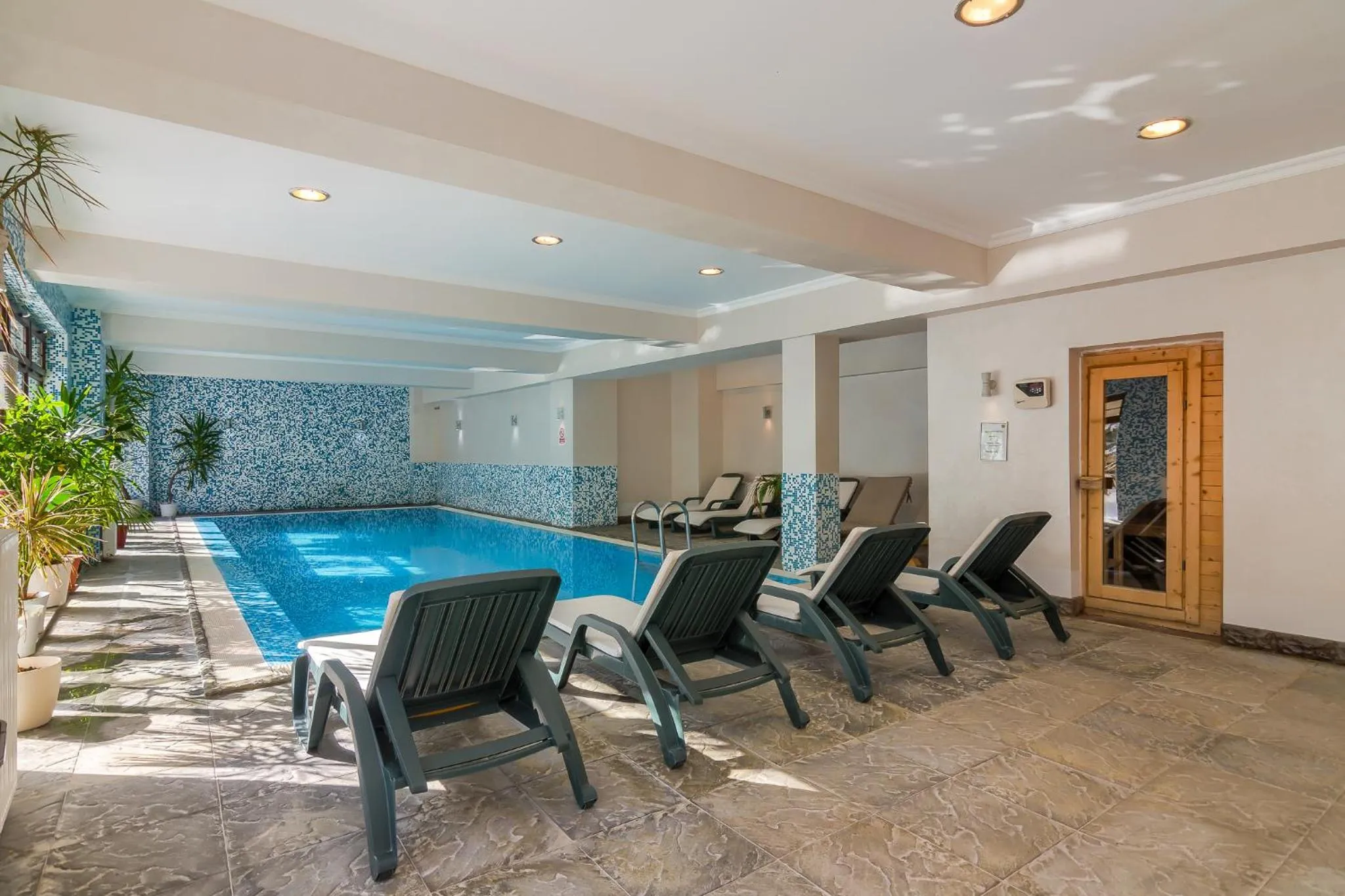 Swimming pool in Rizzo Boutique Hotel