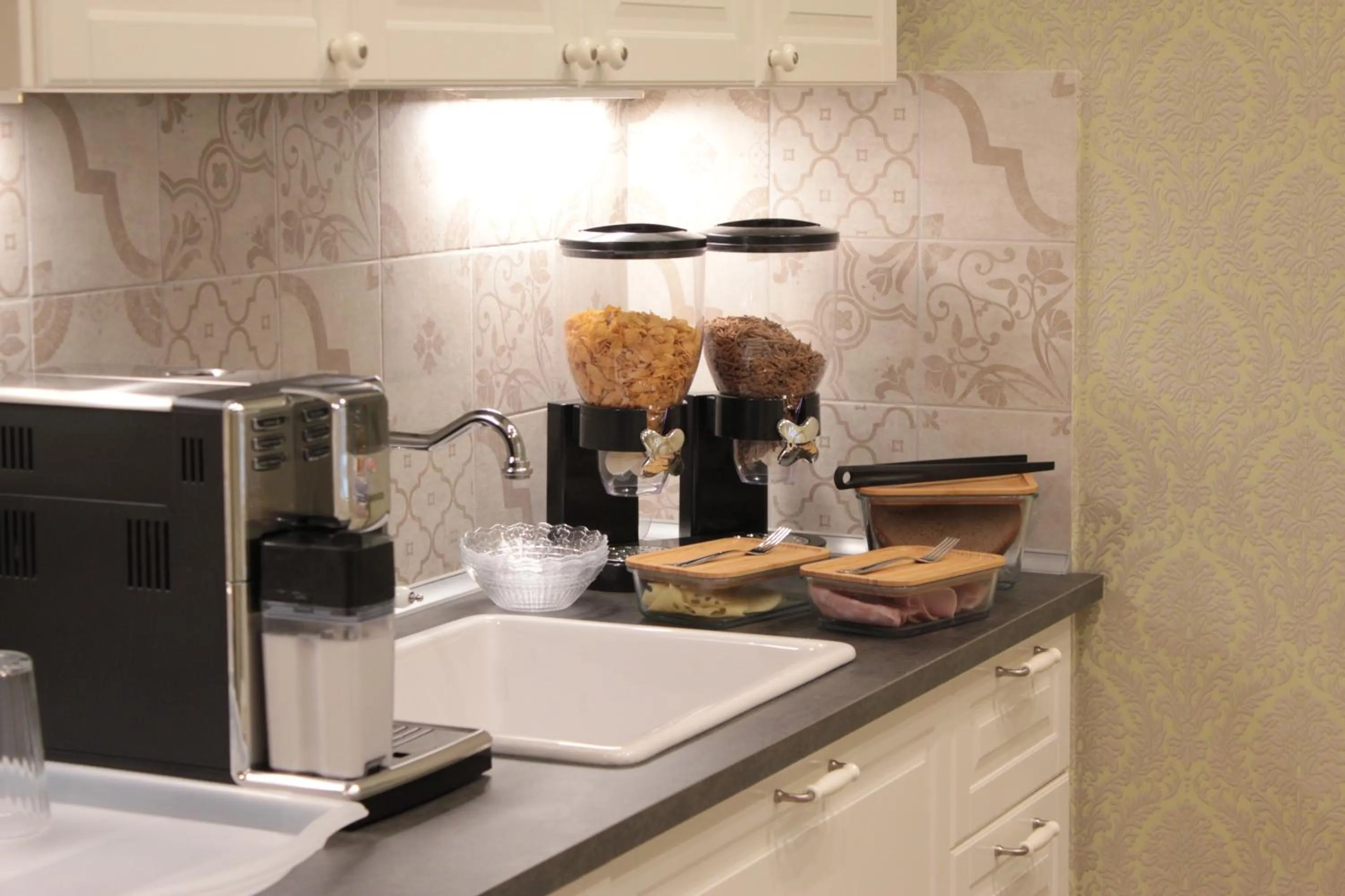 Breakfast in Aitna B&B