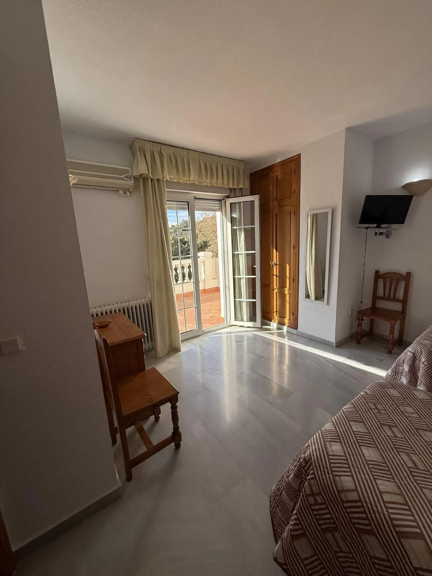 Bed in Hotel Mirasol