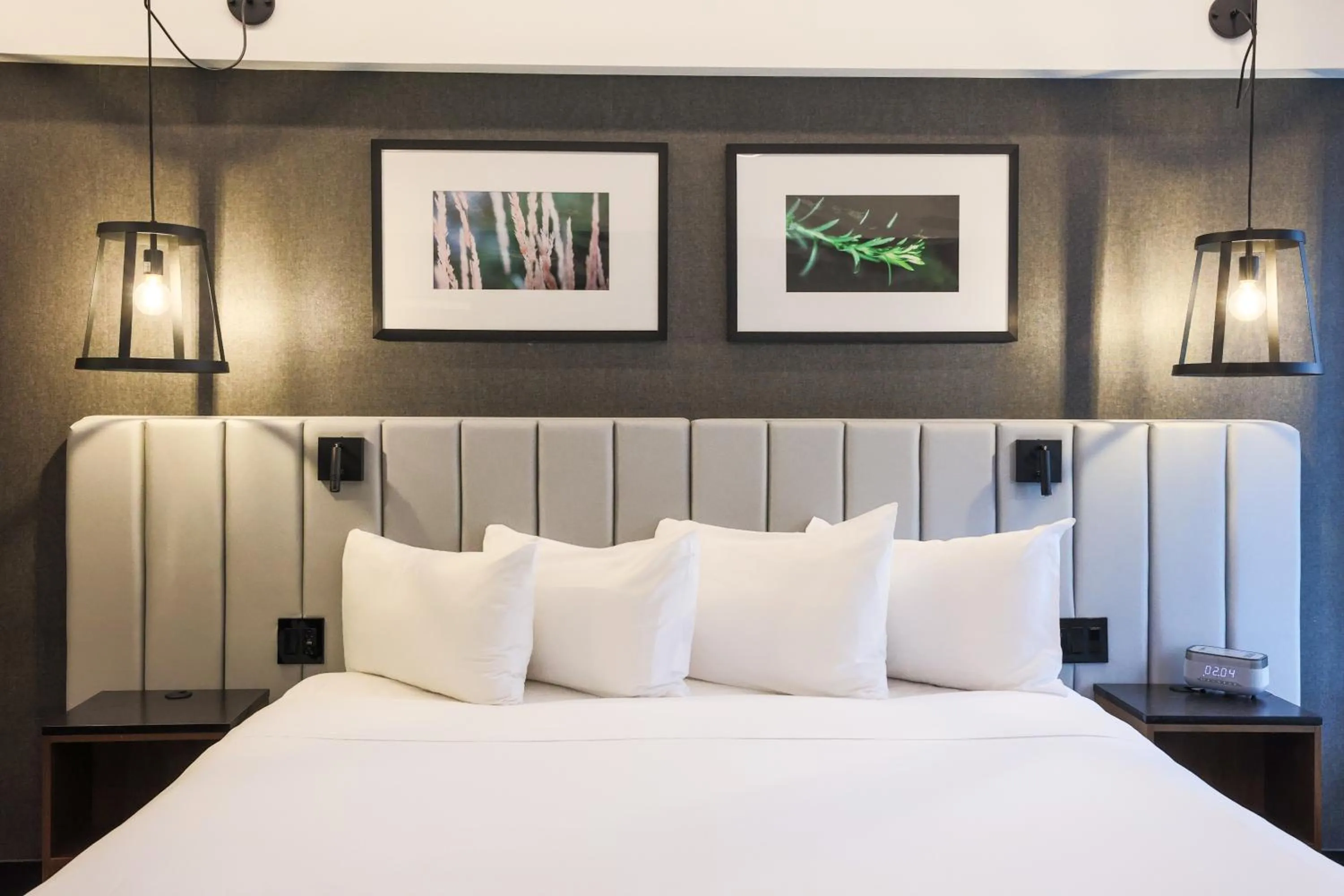 Bed in Hotel Bonaventure Montreal