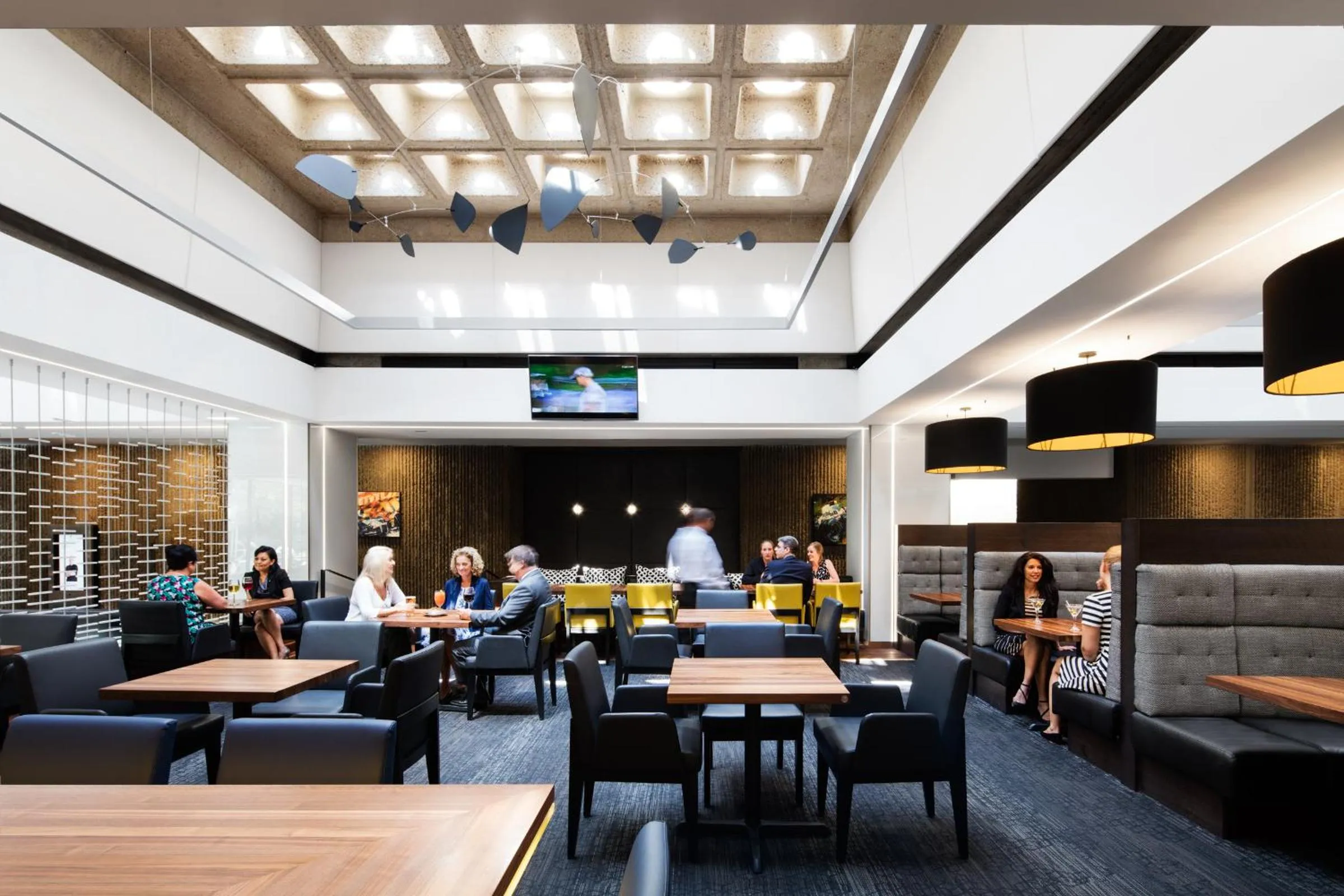 Restaurant/places to eat in Hotel Bonaventure Montreal