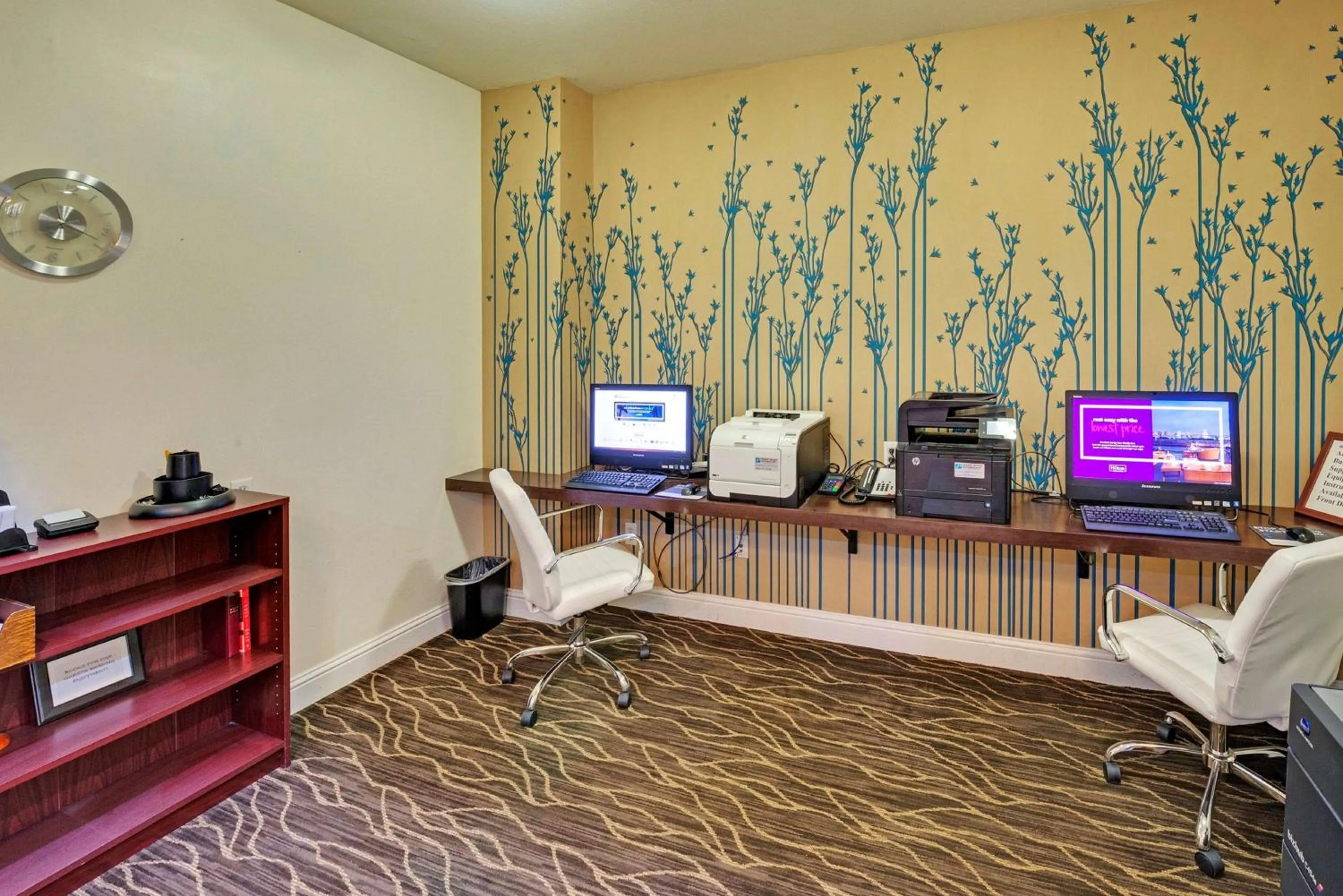 Business facilities in Hilton Garden Inn Portland Airport