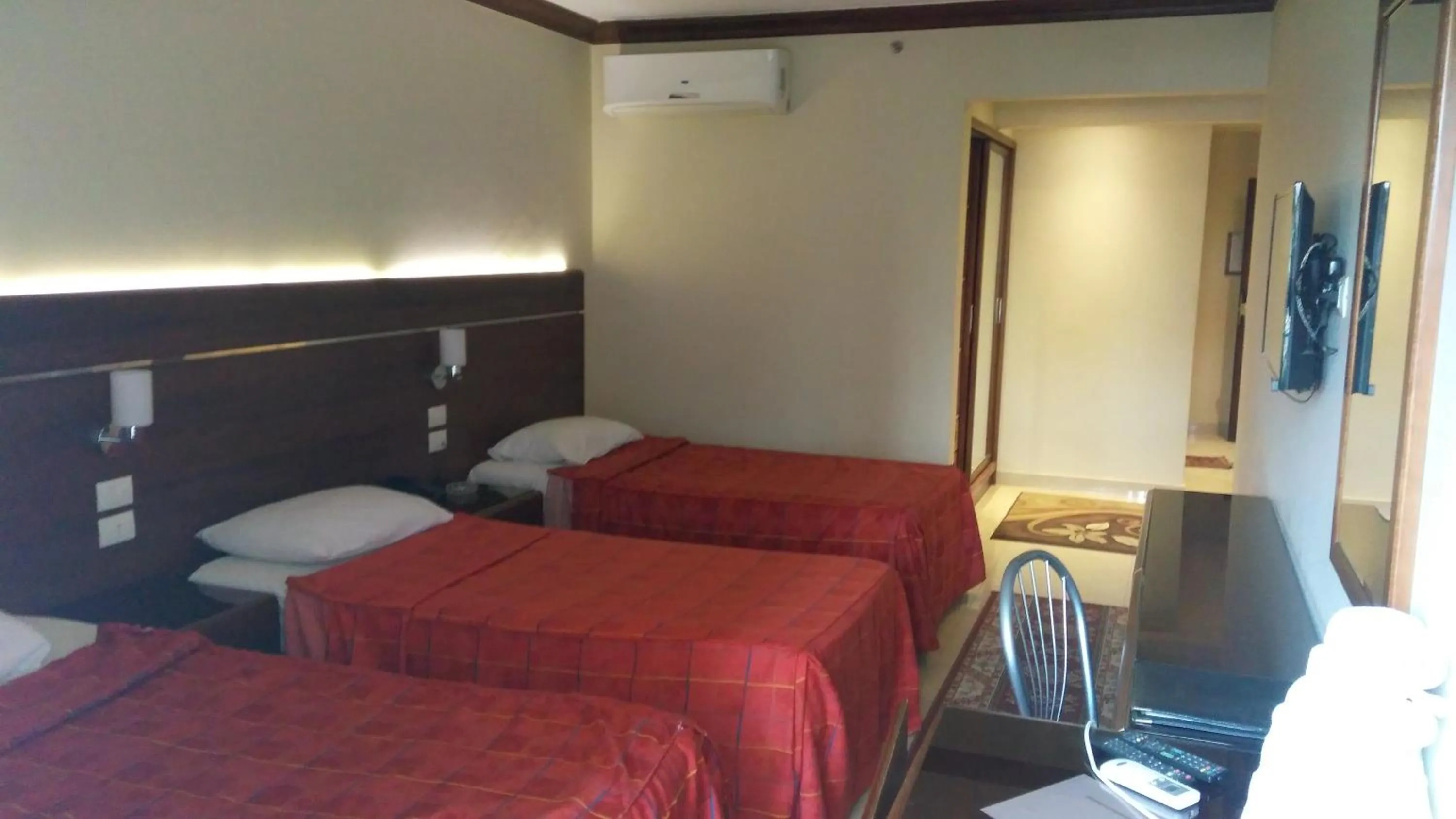 Photo of the whole room, Bed in Pharaohs Hotel