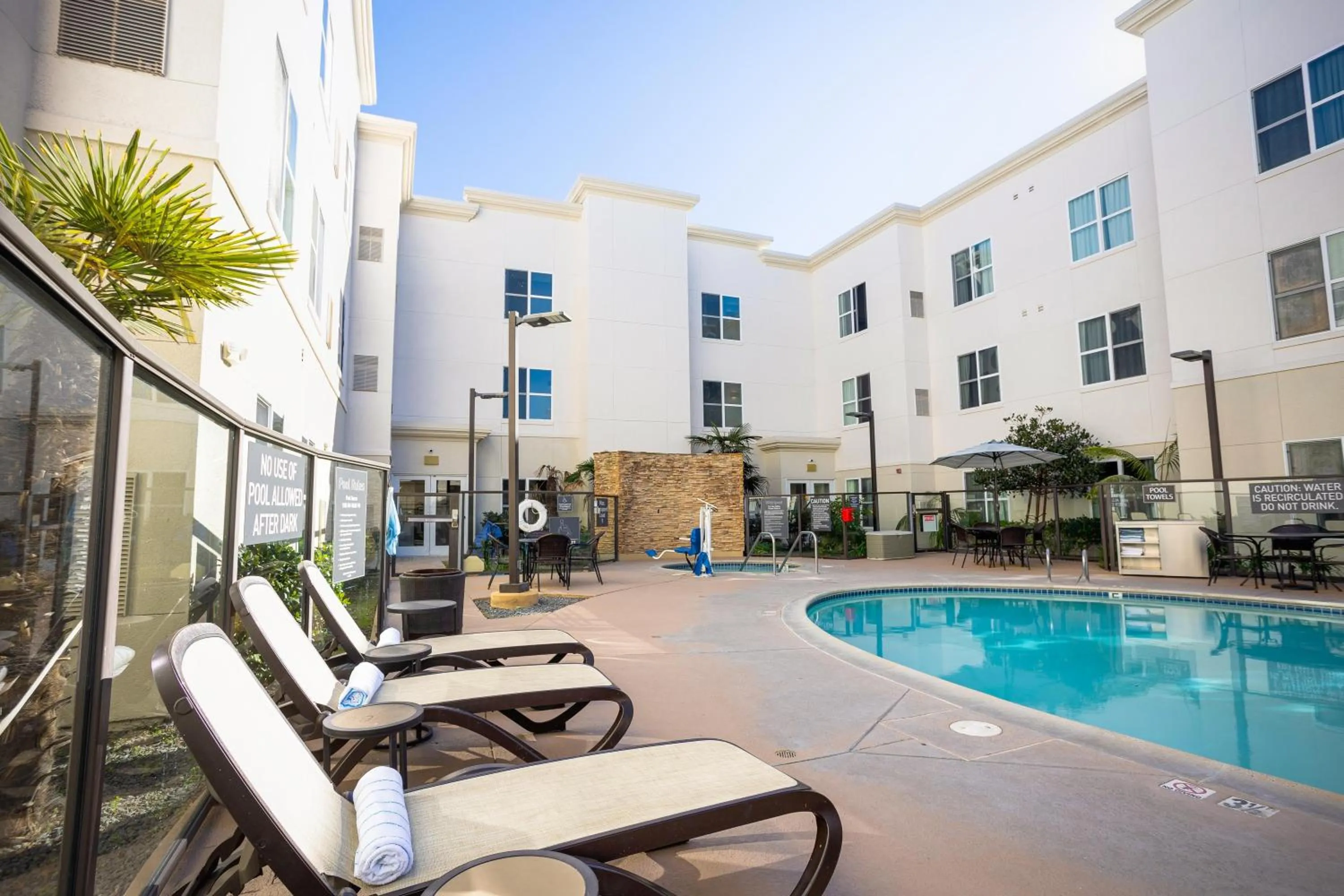 Pool view in Homewood Suites by Hilton Carlsbad-North San Diego County