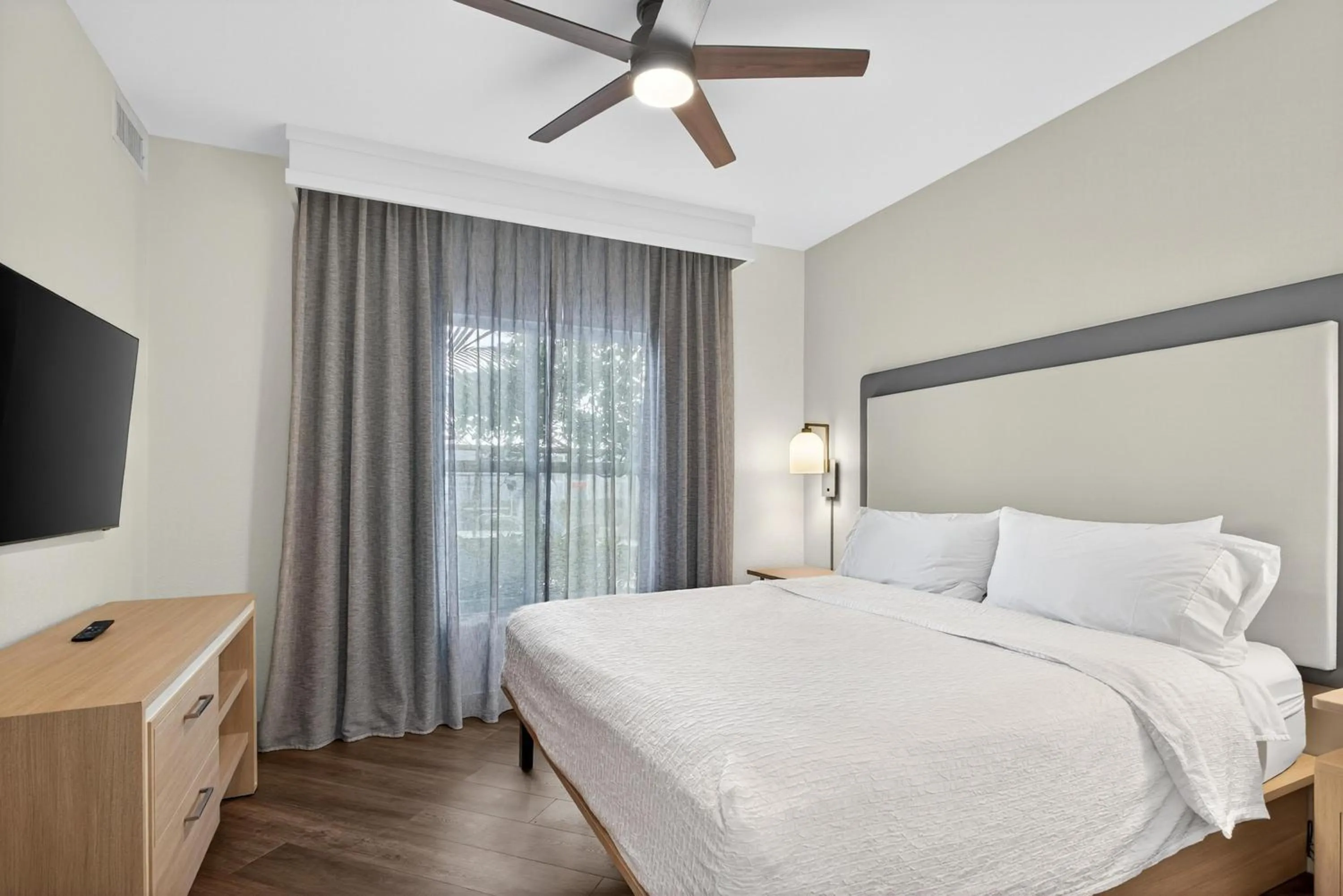 Bed in Homewood Suites by Hilton Carlsbad-North San Diego County