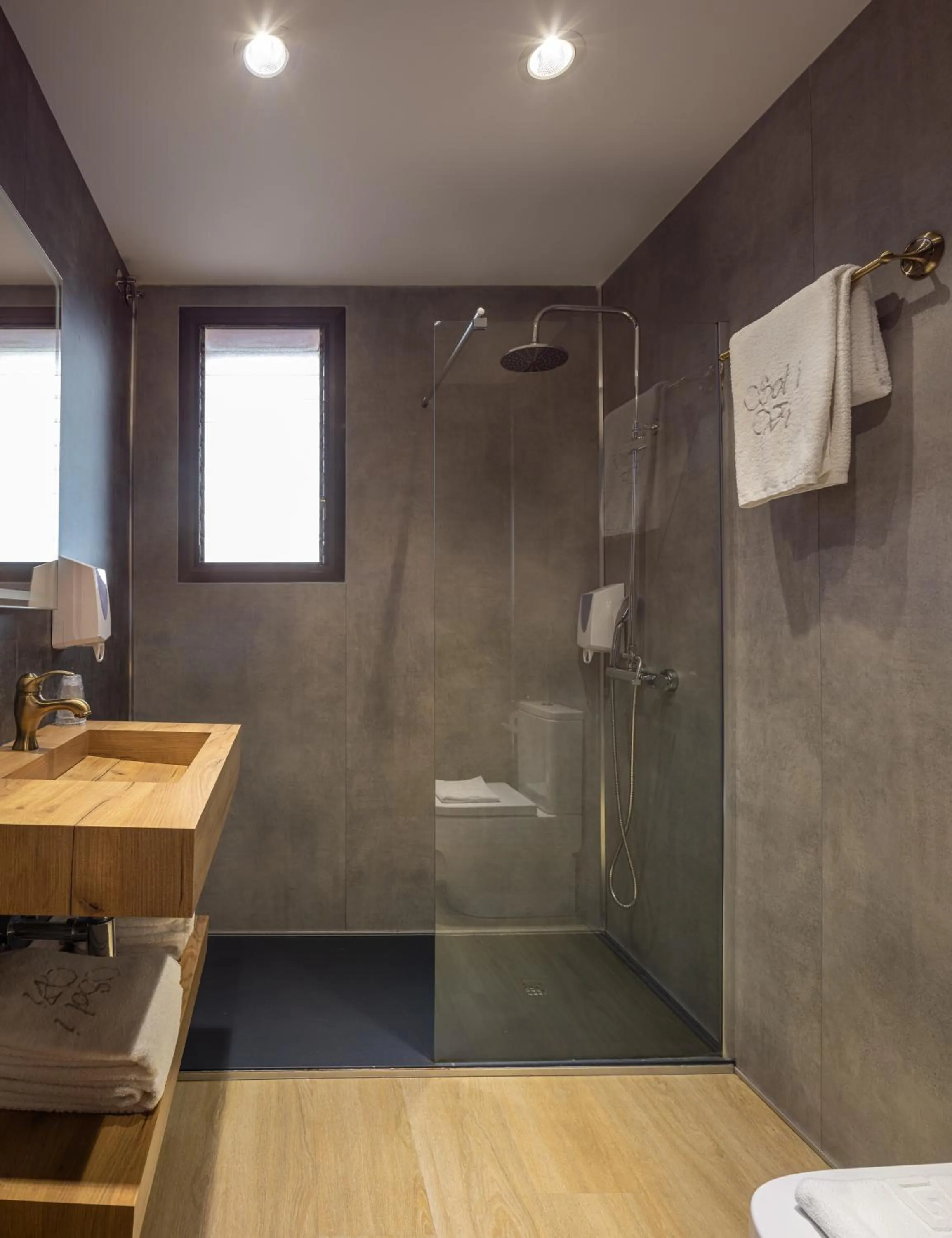 Shower in Hotel Restaurant Sol i Vi