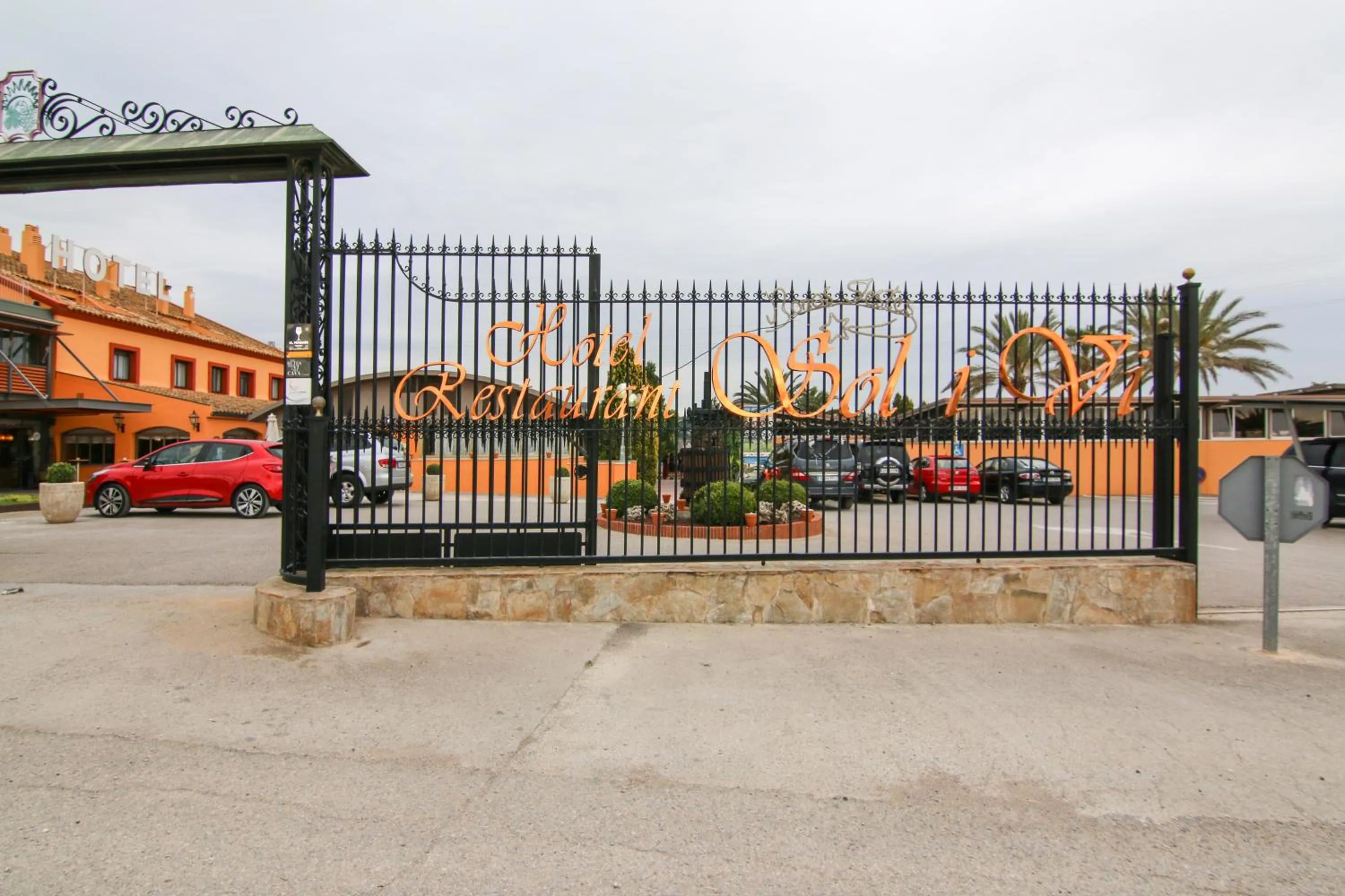 Facade/entrance in Hotel Restaurant Sol i Vi