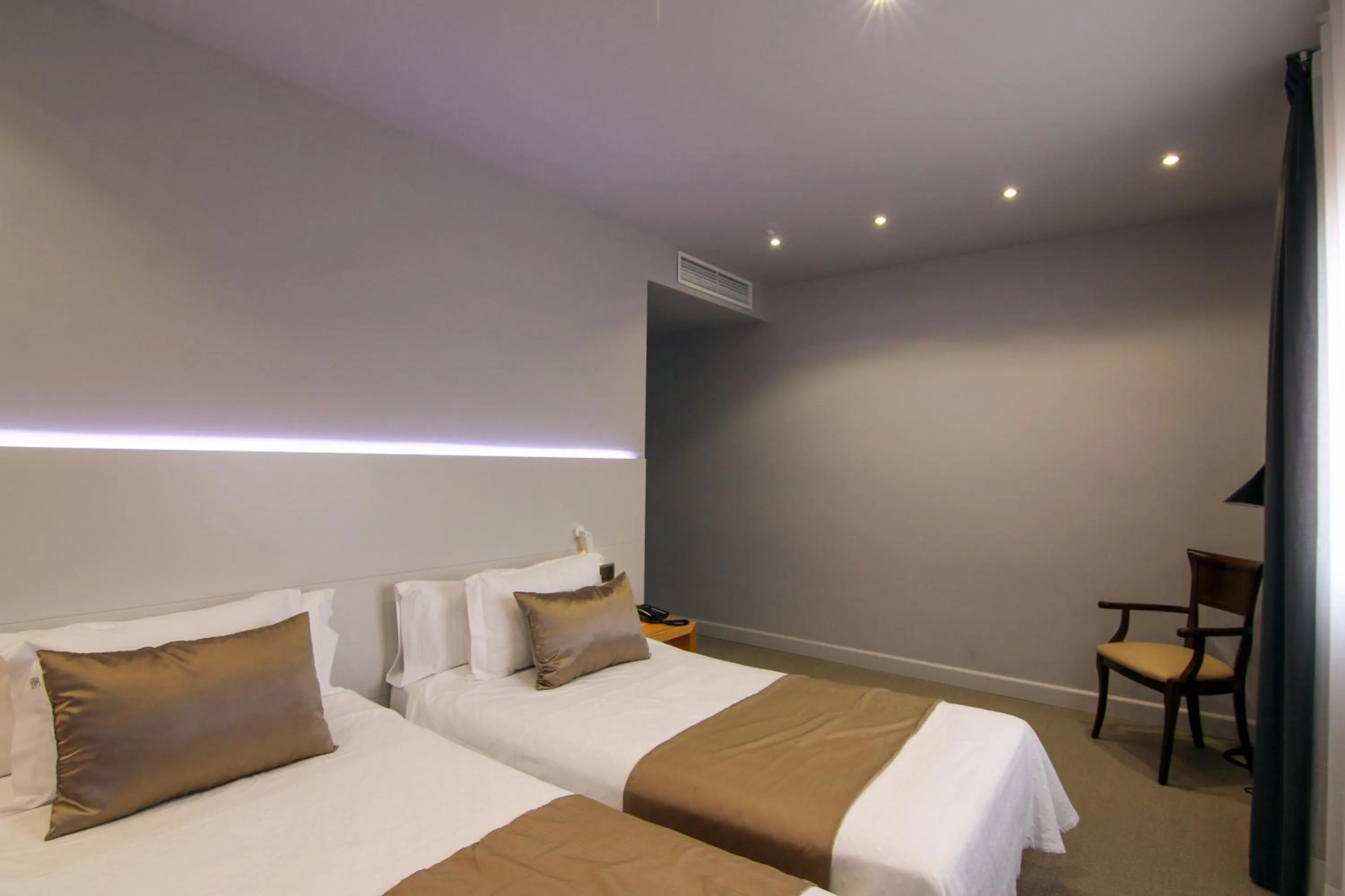 Bed in Hotel Restaurant Sol i Vi