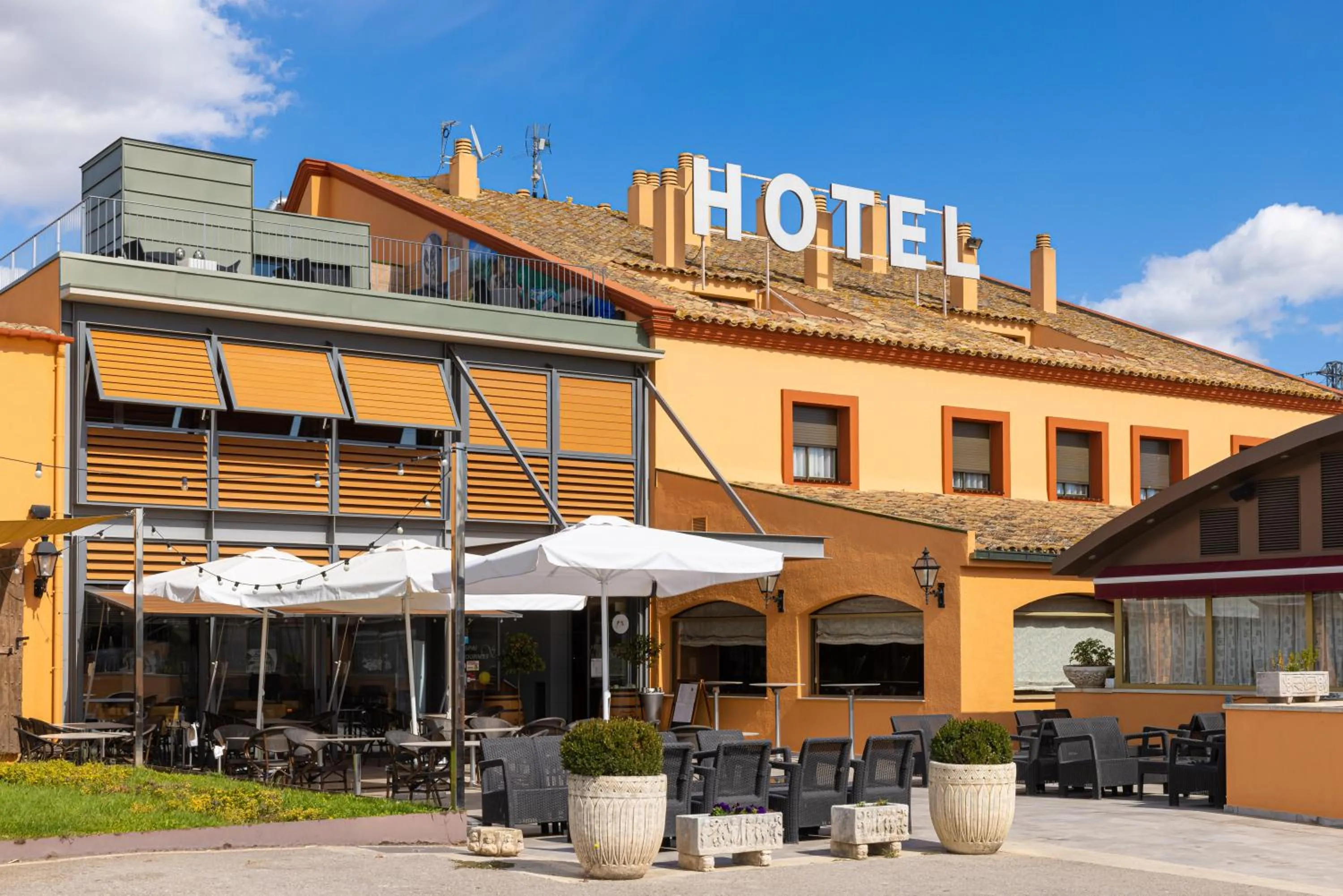 Facade/entrance in Hotel Restaurant Sol i Vi