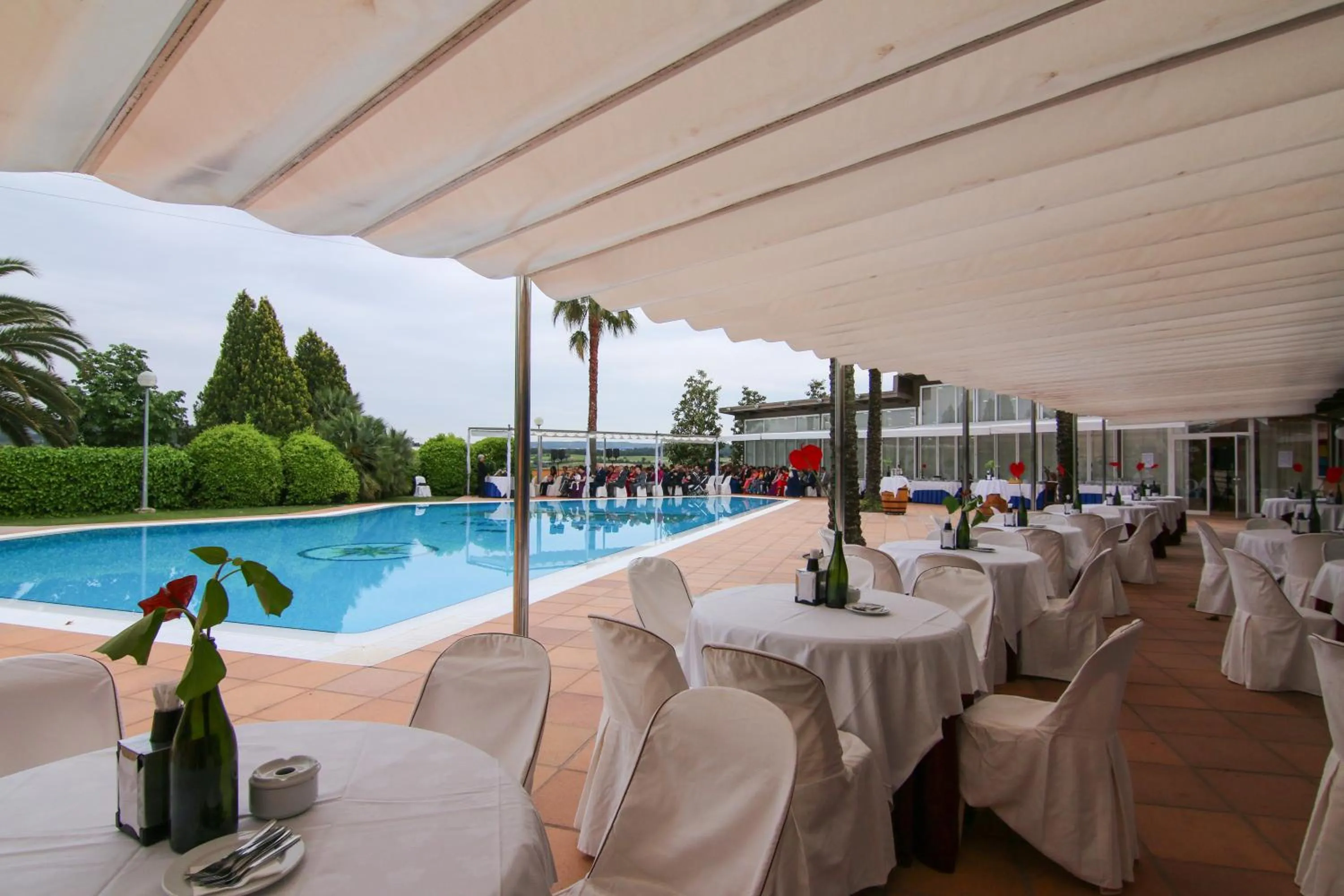 Swimming pool in Hotel Restaurant Sol i Vi