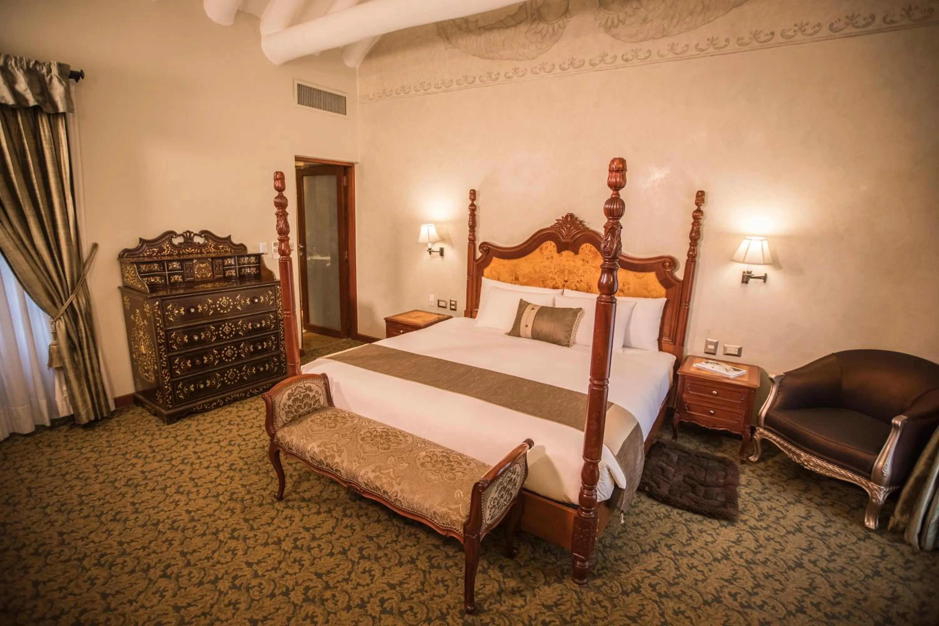 Bed in Aranwa Cusco Boutique Hotel