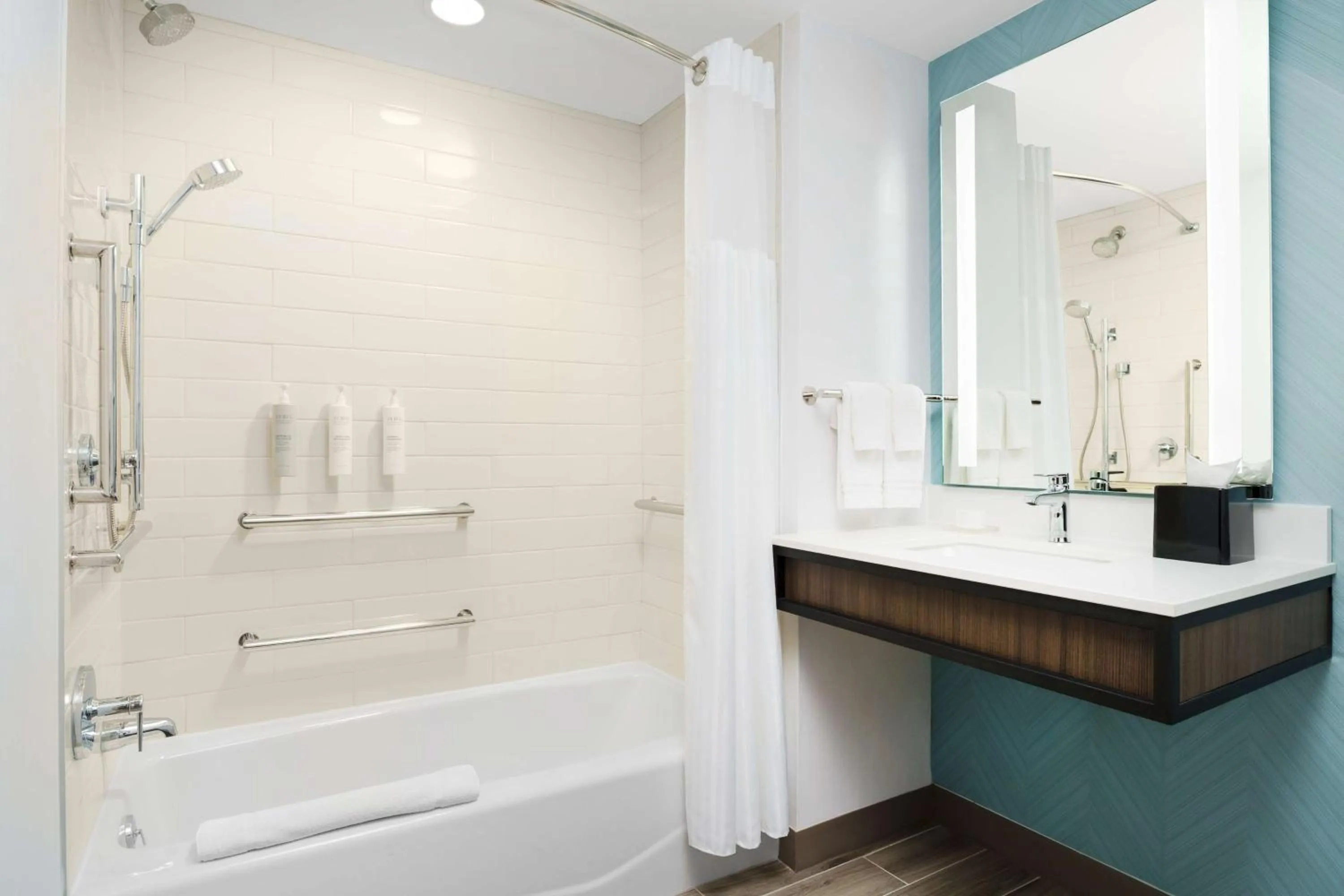 Bathroom in Hilton Garden Inn Lake Mary