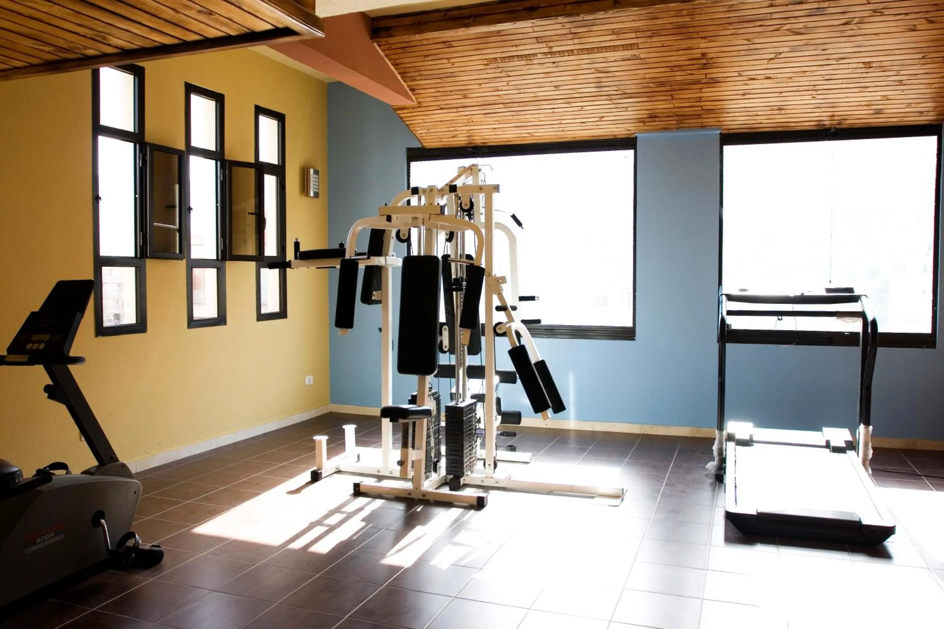 Fitness centre/facilities in Madisson Hotel