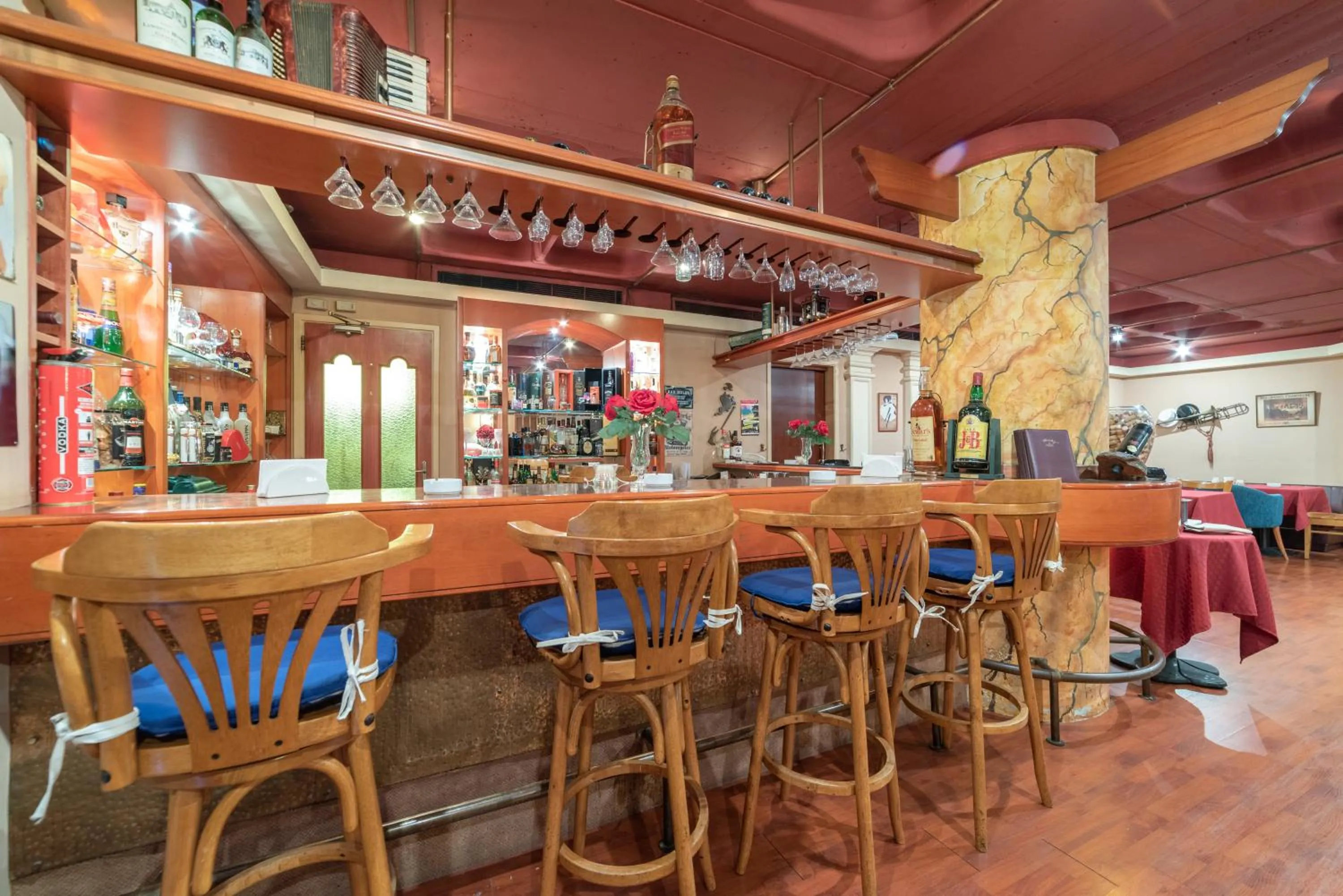 Nightclub / DJ in Madisson Hotel