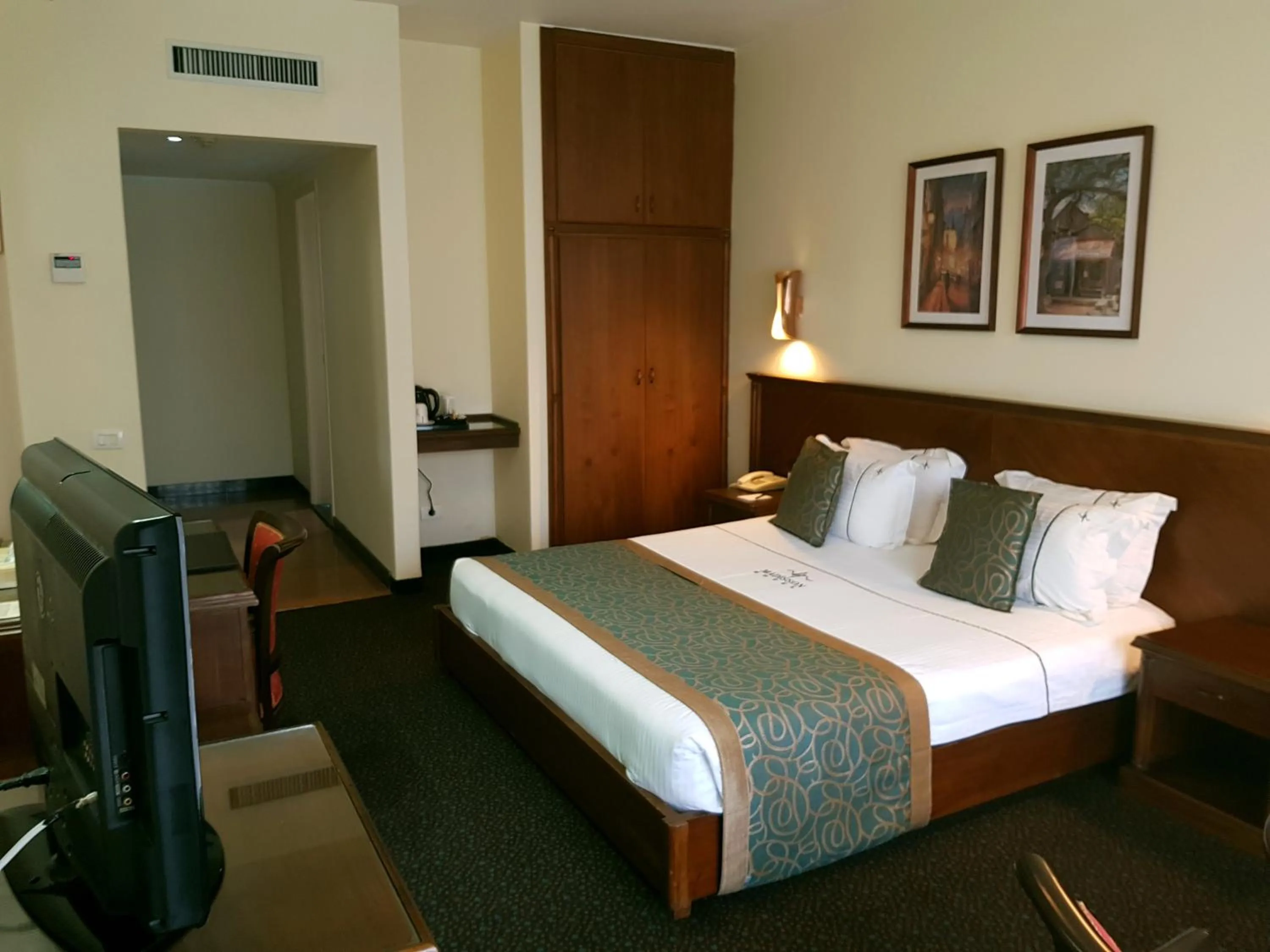 Bed in Madisson Hotel