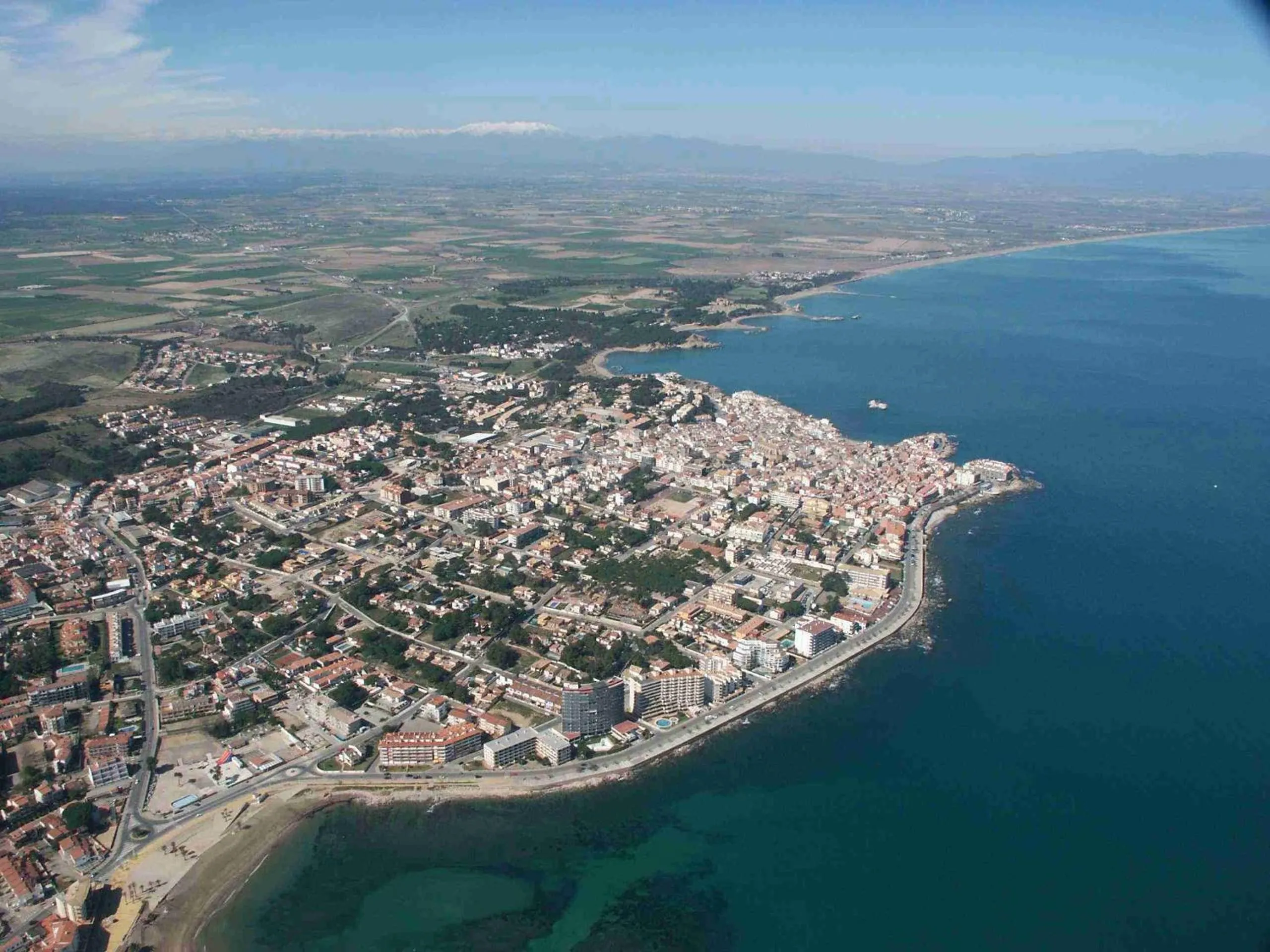 Bird's eye view in Cala Montgo 33