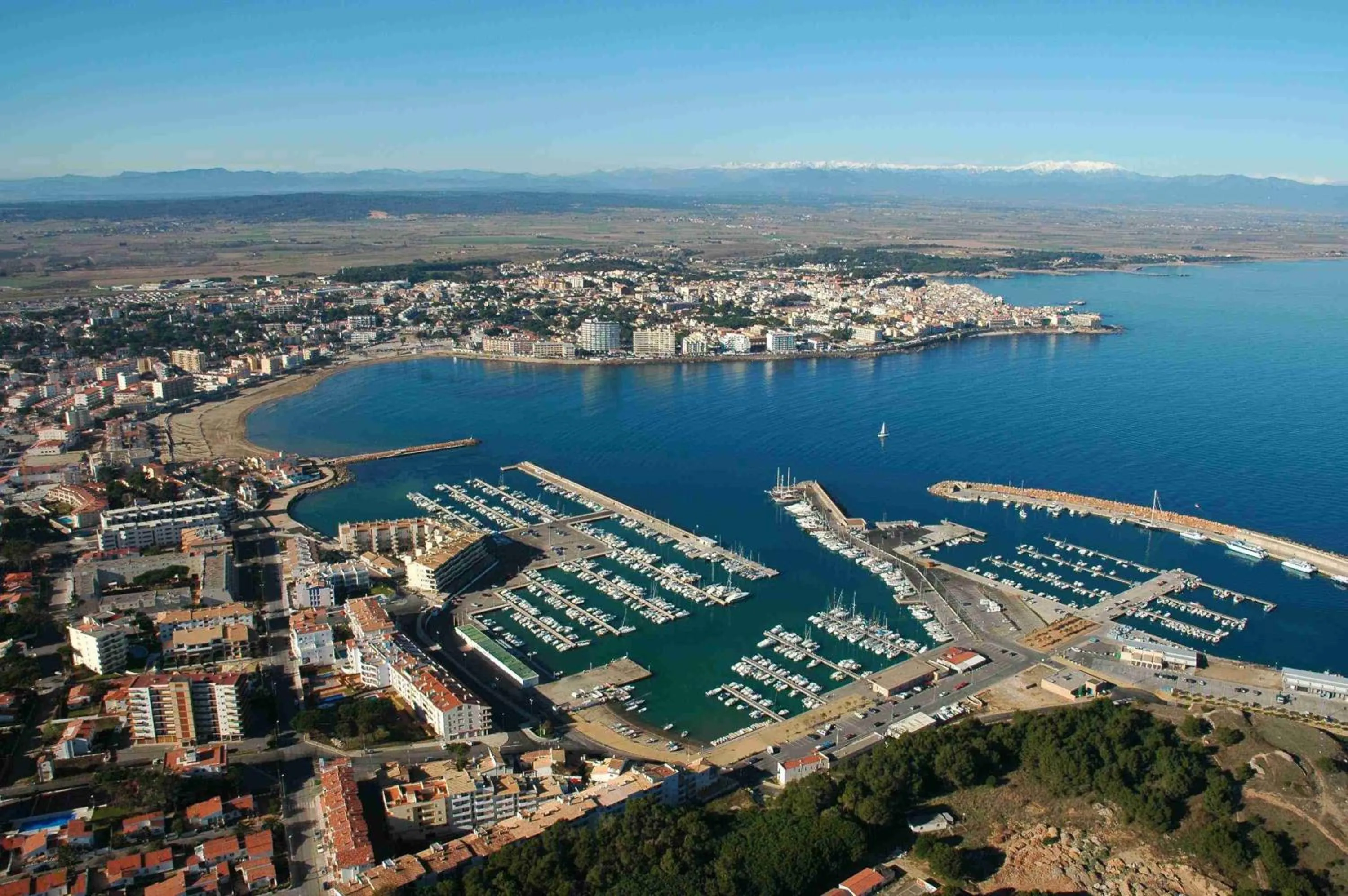 Bird's eye view in Cala Montgo 33
