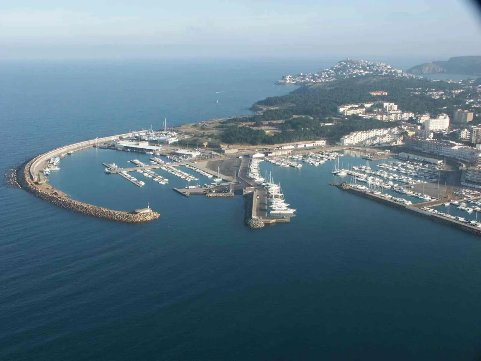 Bird's eye view in Cala Montgo 33