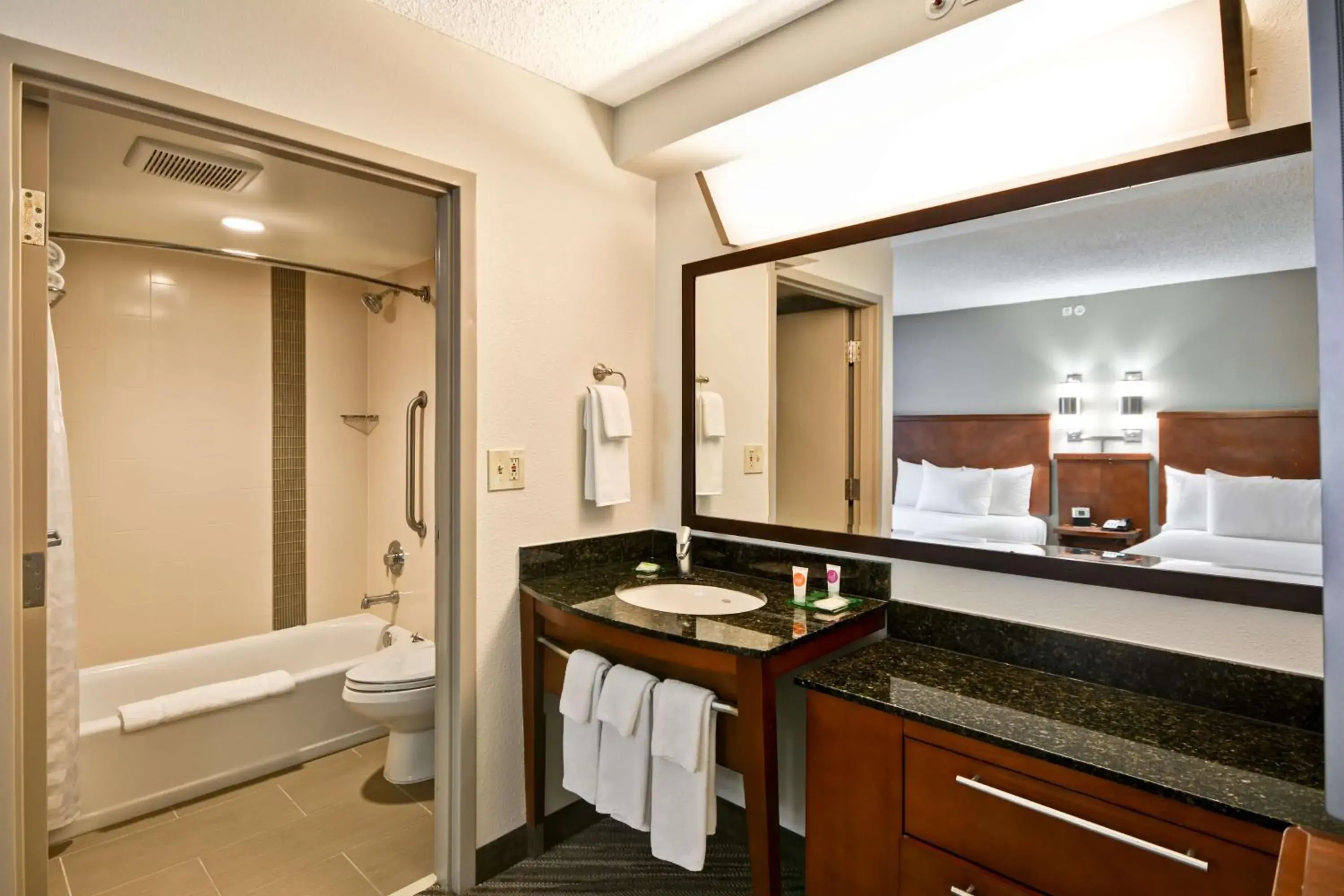 King Room with Sofa Bed and Accessible Tub - Disability Access in Hyatt Place Richmond Airport King Room with Sofa Bed and Accessible Tub - Disability Access in Hyatt Place Richmond Airport