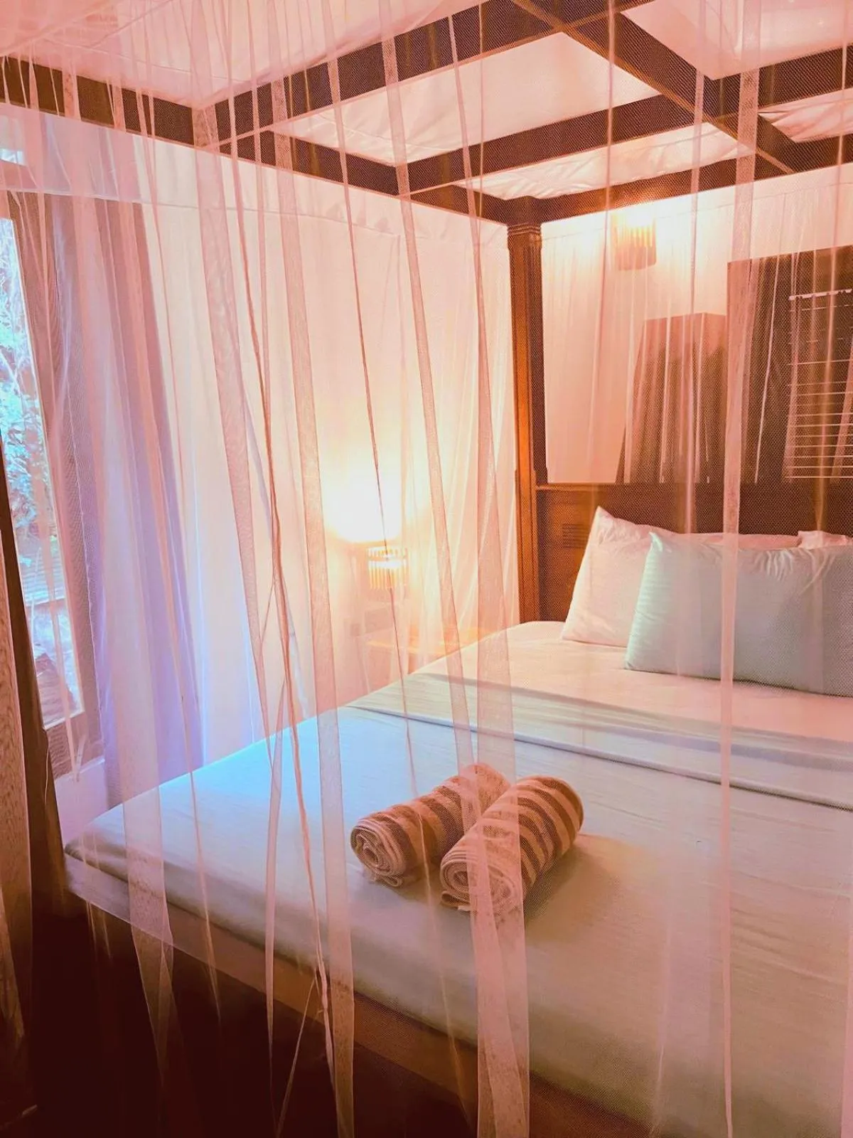 Bed in Turtle Watch Cabana