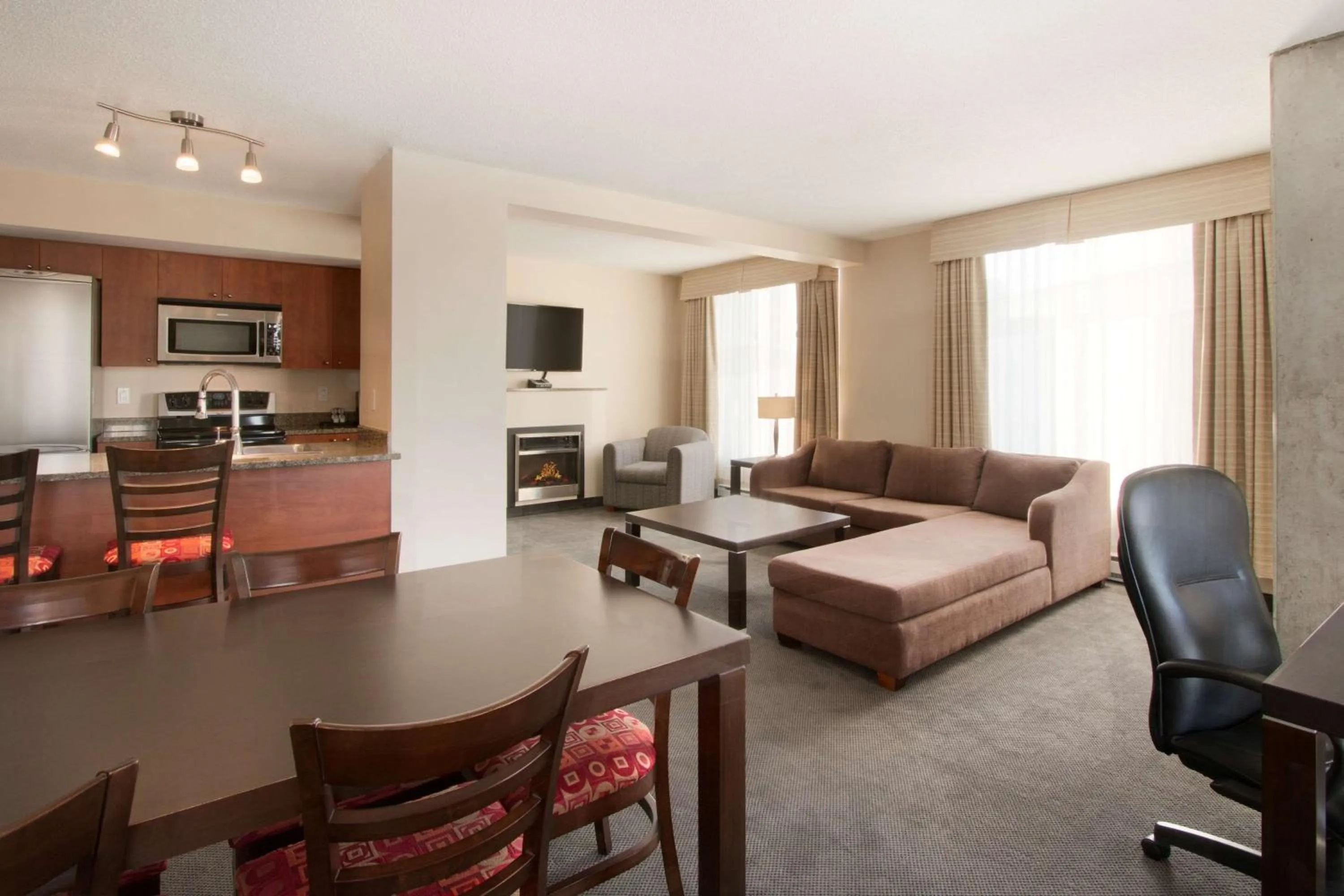 Bedroom in Embassy Suites by Hilton - Montreal