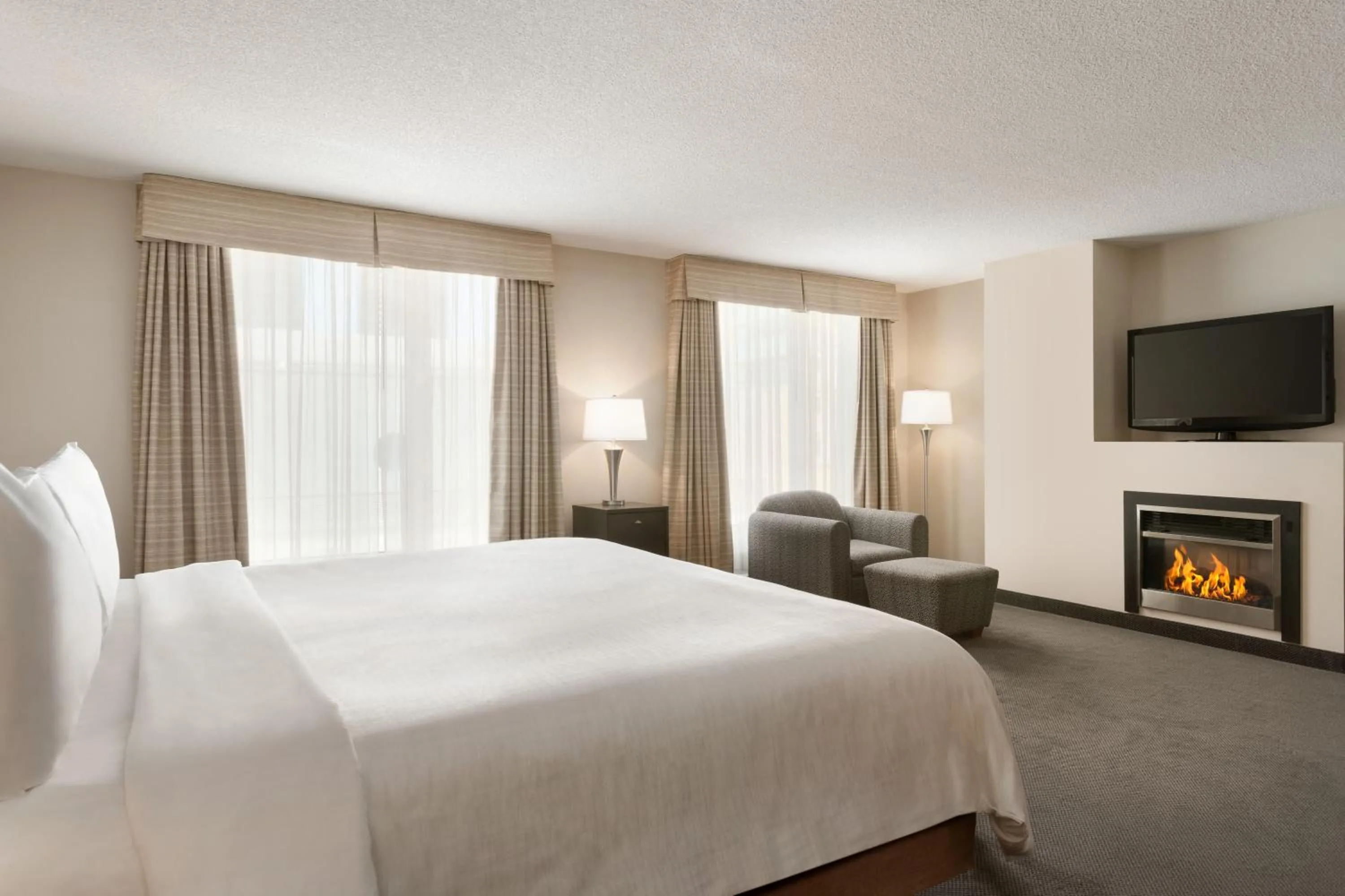 Bed in Embassy Suites by Hilton - Montreal