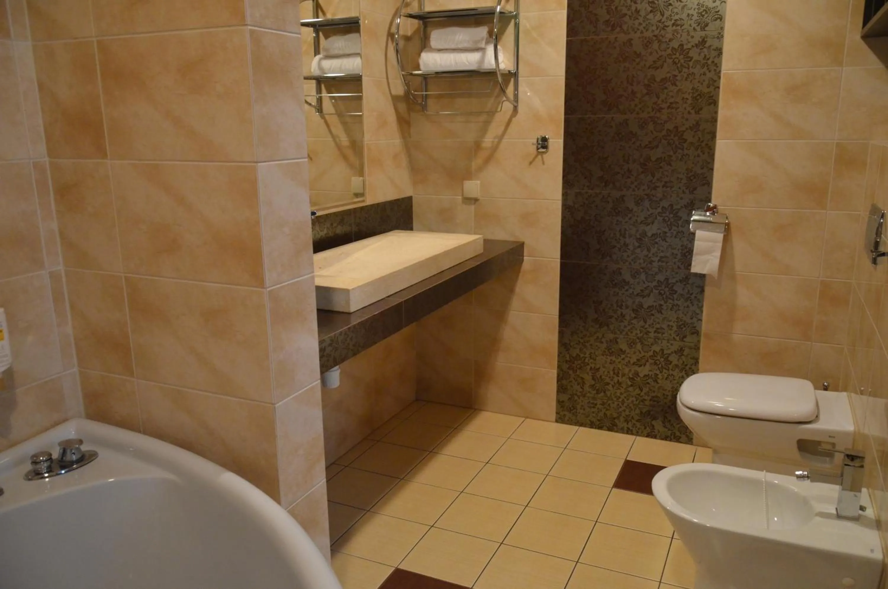 Area and facilities in Shuma