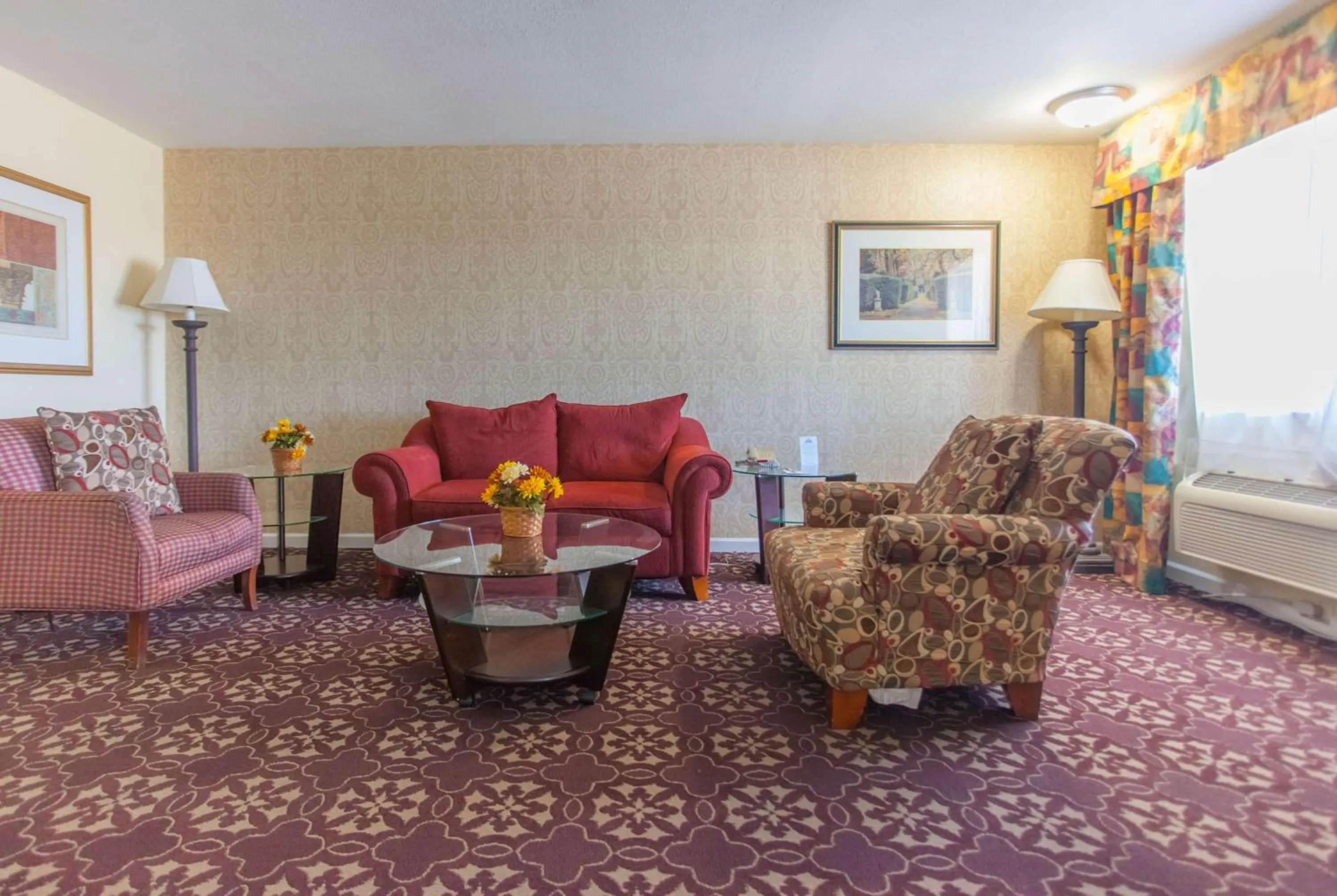 Photo of the whole room in Days Inn by Wyndham Shenandoah