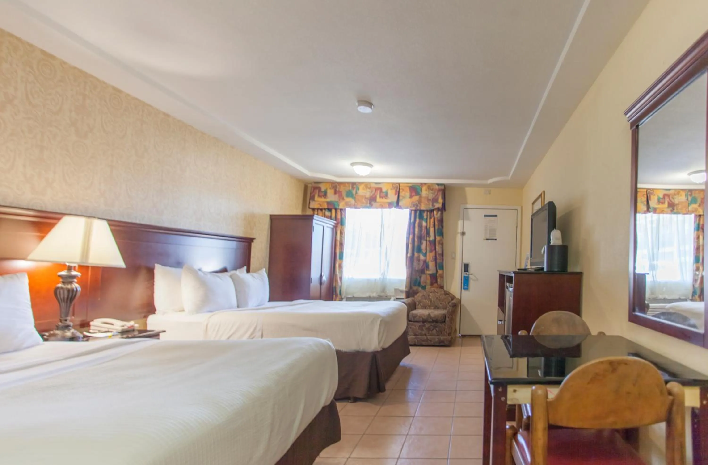 Photo of the whole room, Bed in Days Inn by Wyndham Shenandoah