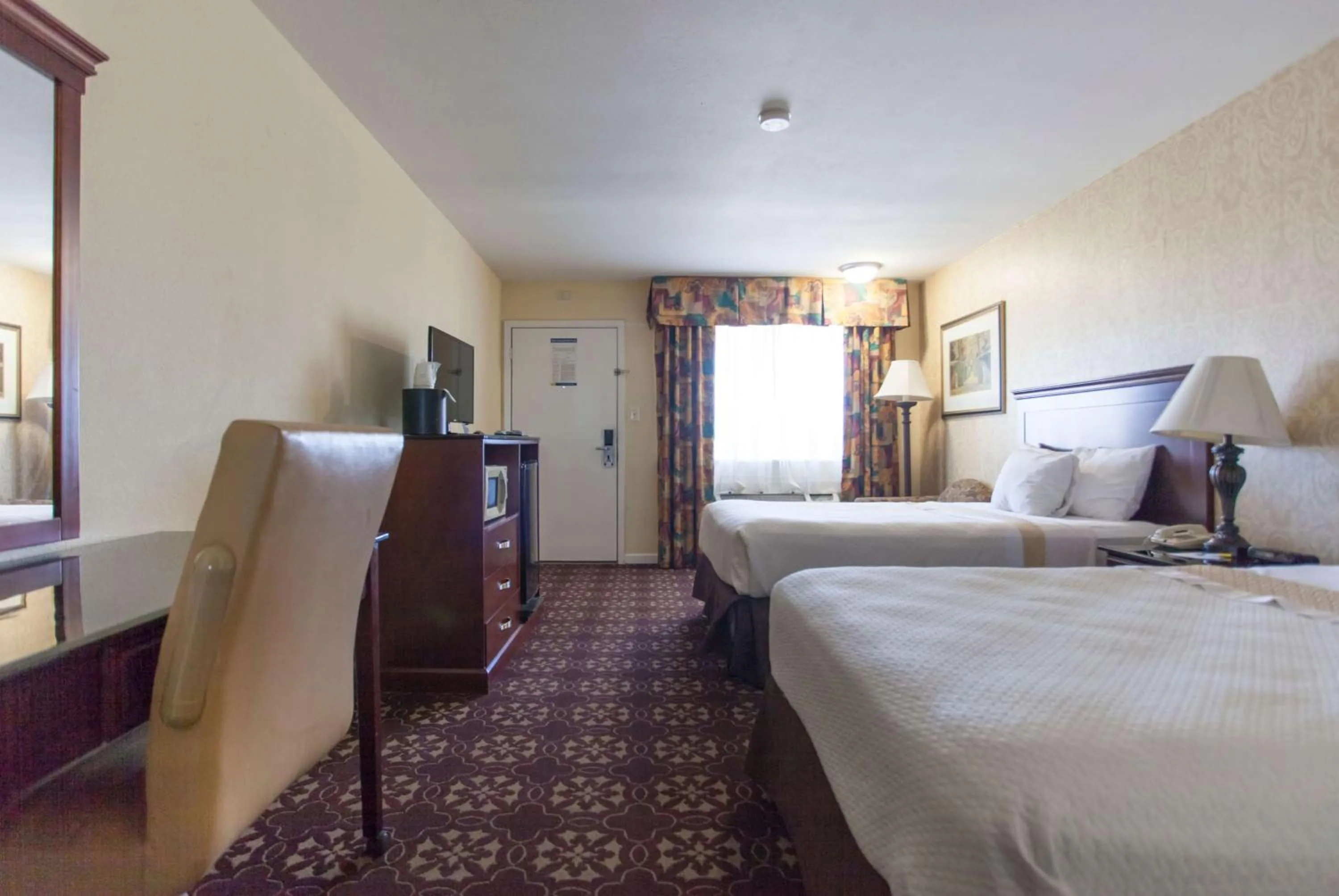 Photo of the whole room, Bed in Days Inn by Wyndham Shenandoah