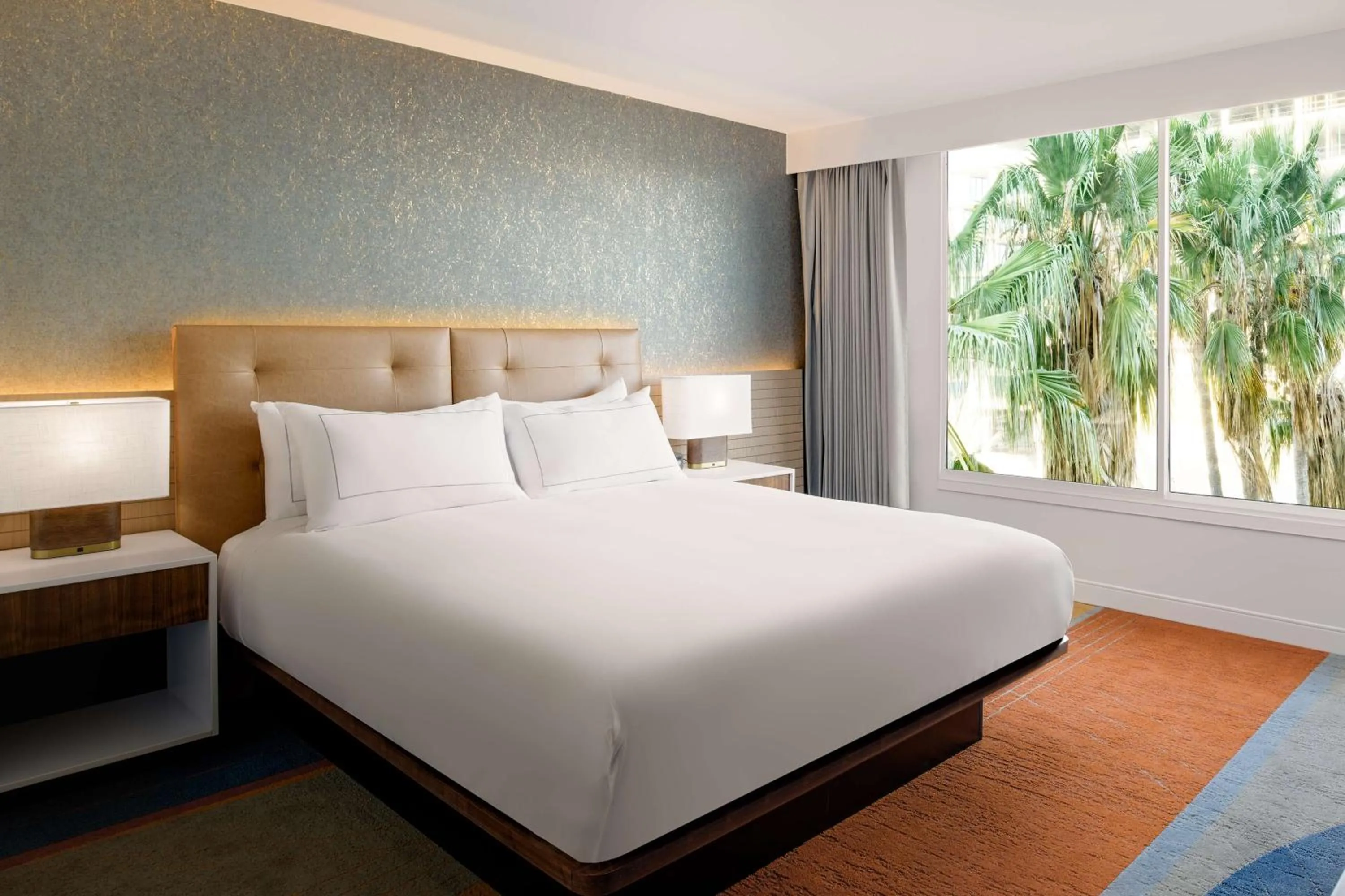 Bed in Hilton Los Angeles-Culver City, CA