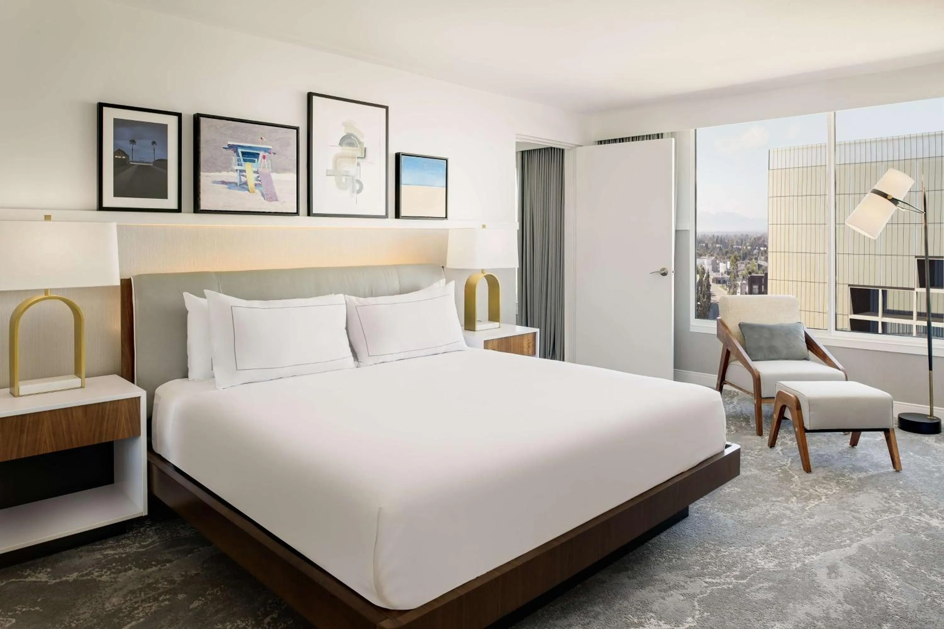 Bed in Hilton Los Angeles-Culver City, CA