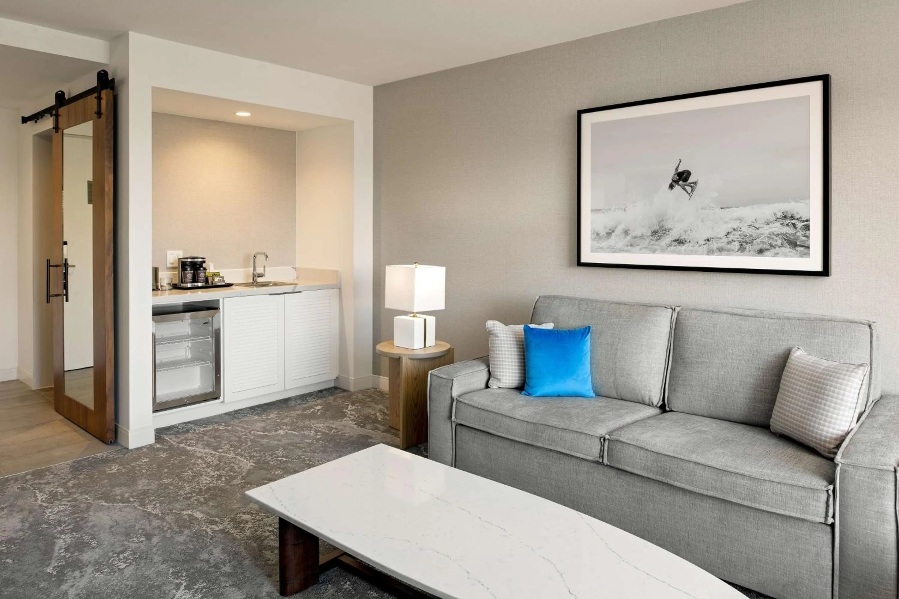 Living room in Hilton Los Angeles-Culver City, CA