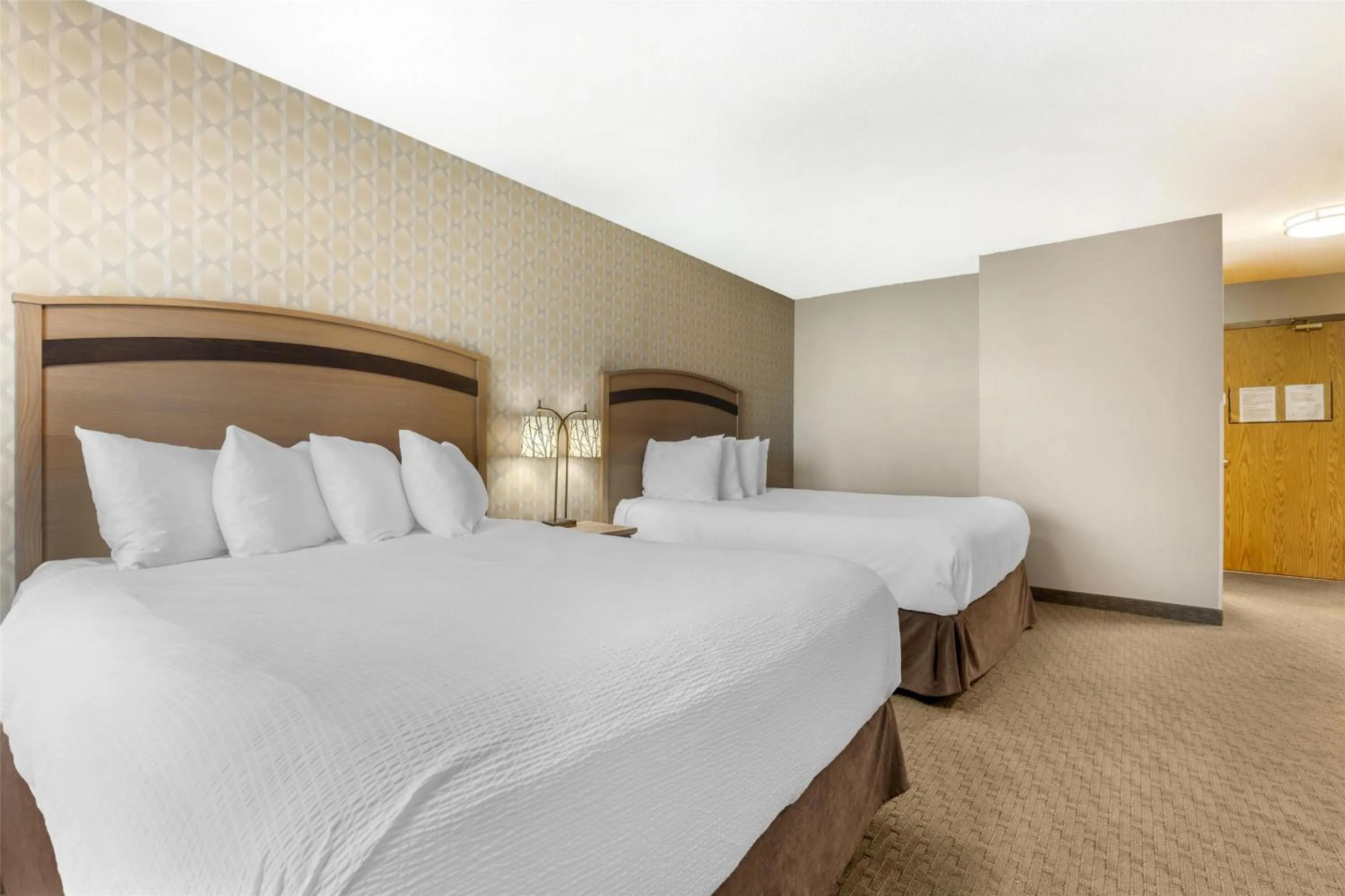 Bedroom, Bed in Best Western Plus Country Meadows Inn