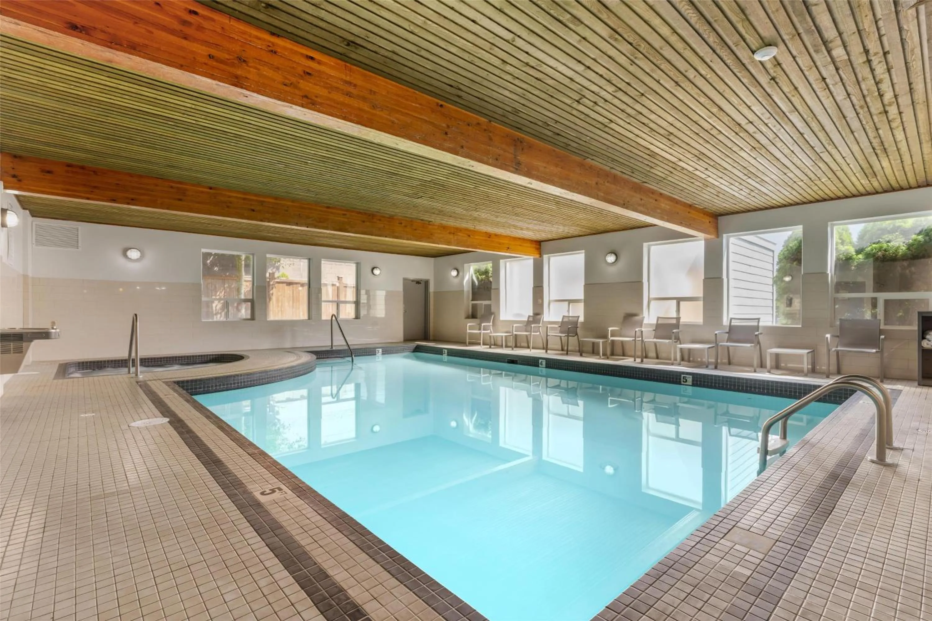 Pool view in Best Western Plus Country Meadows Inn