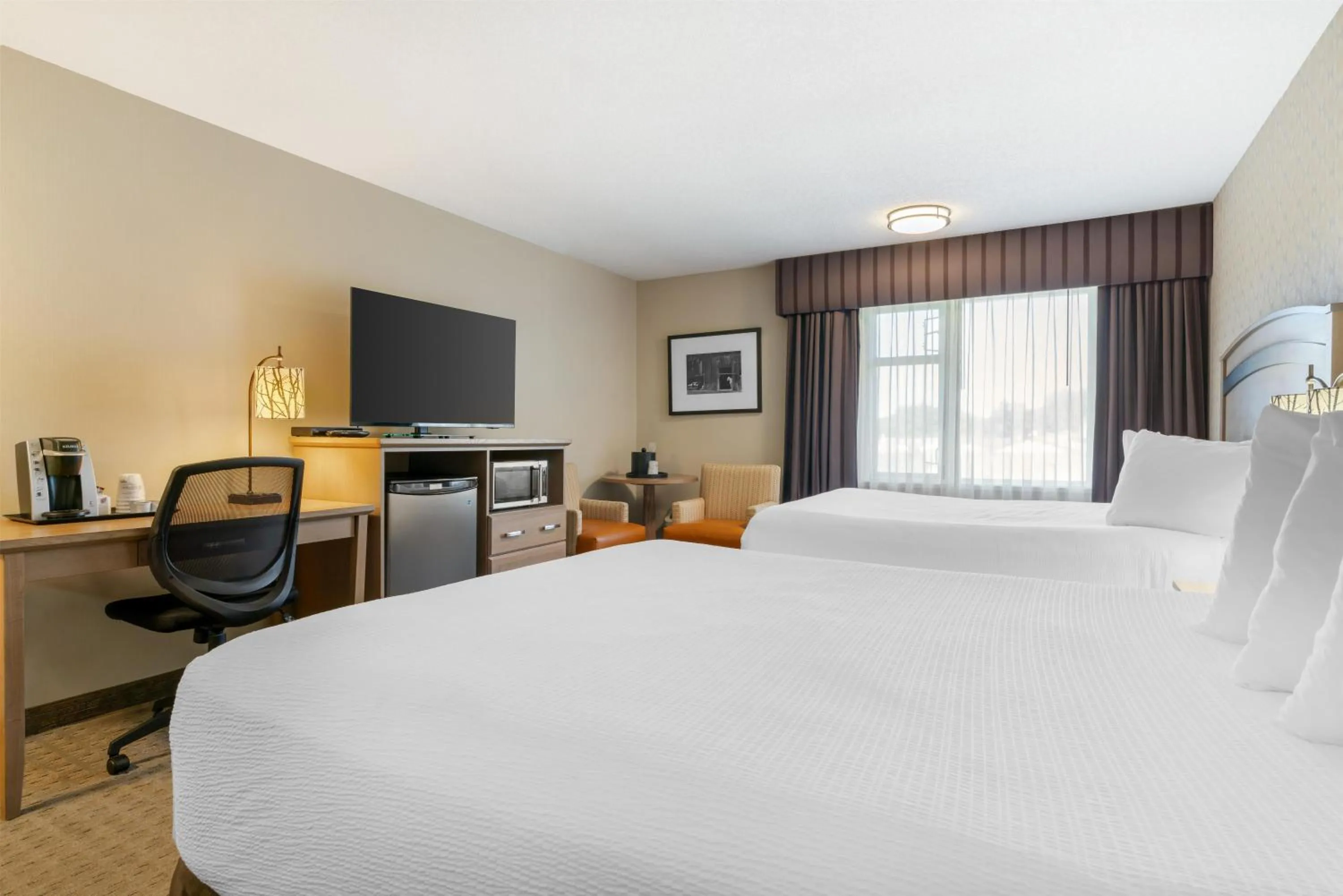 Bedroom, Bed in Best Western Plus Country Meadows Inn