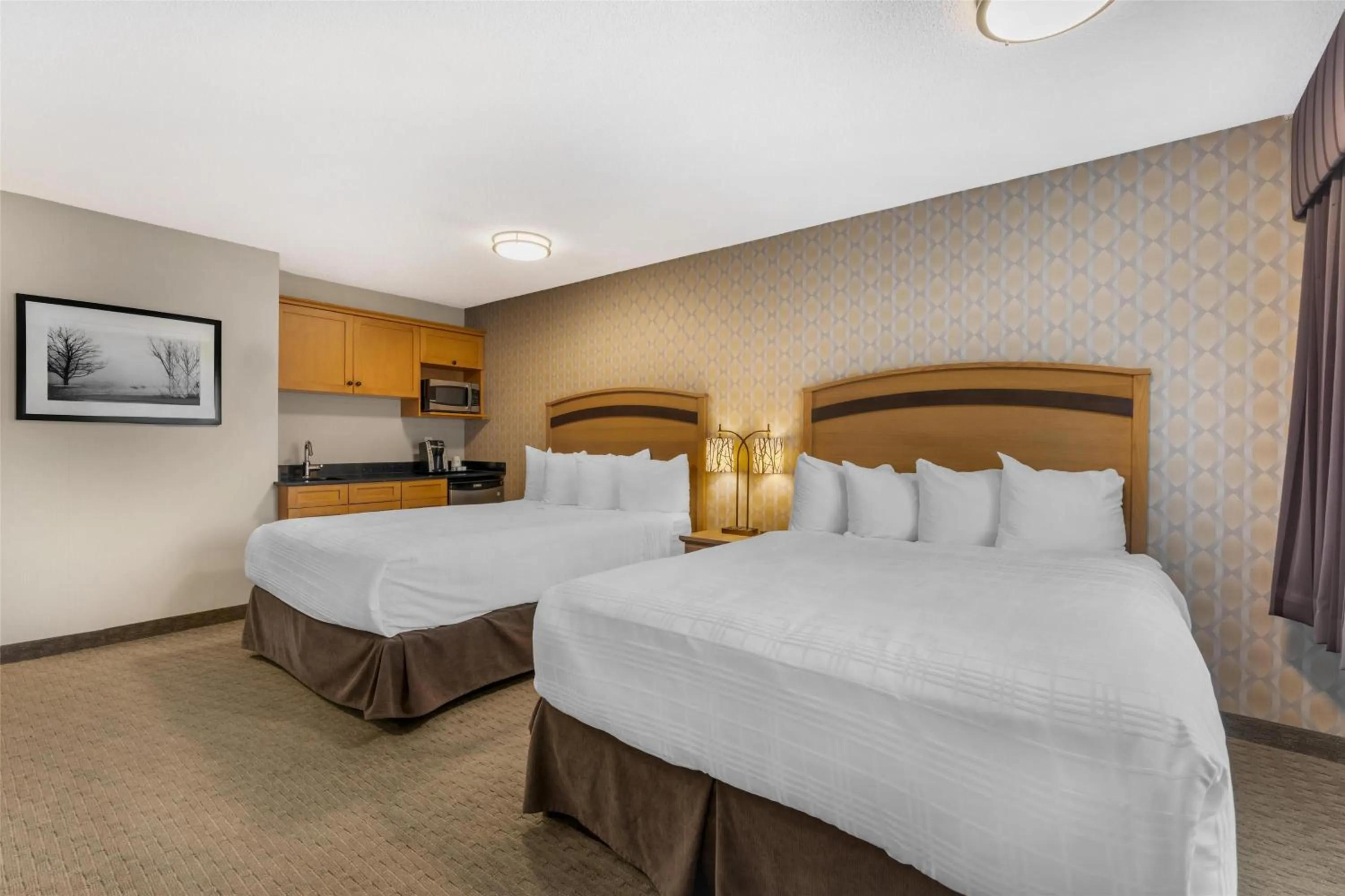 Bedroom, Bed in Best Western Plus Country Meadows Inn