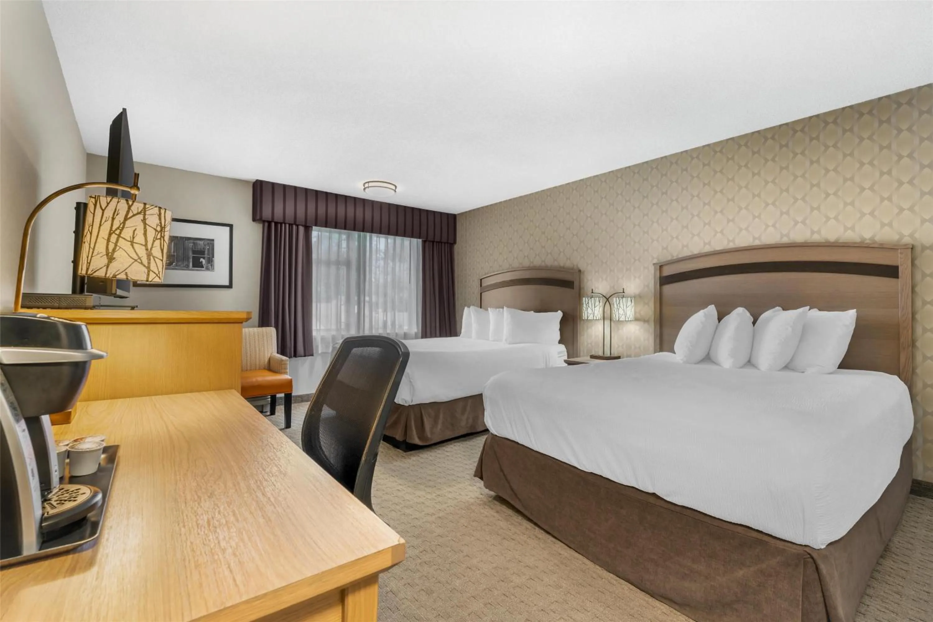 Bedroom, Bed in Best Western Plus Country Meadows Inn