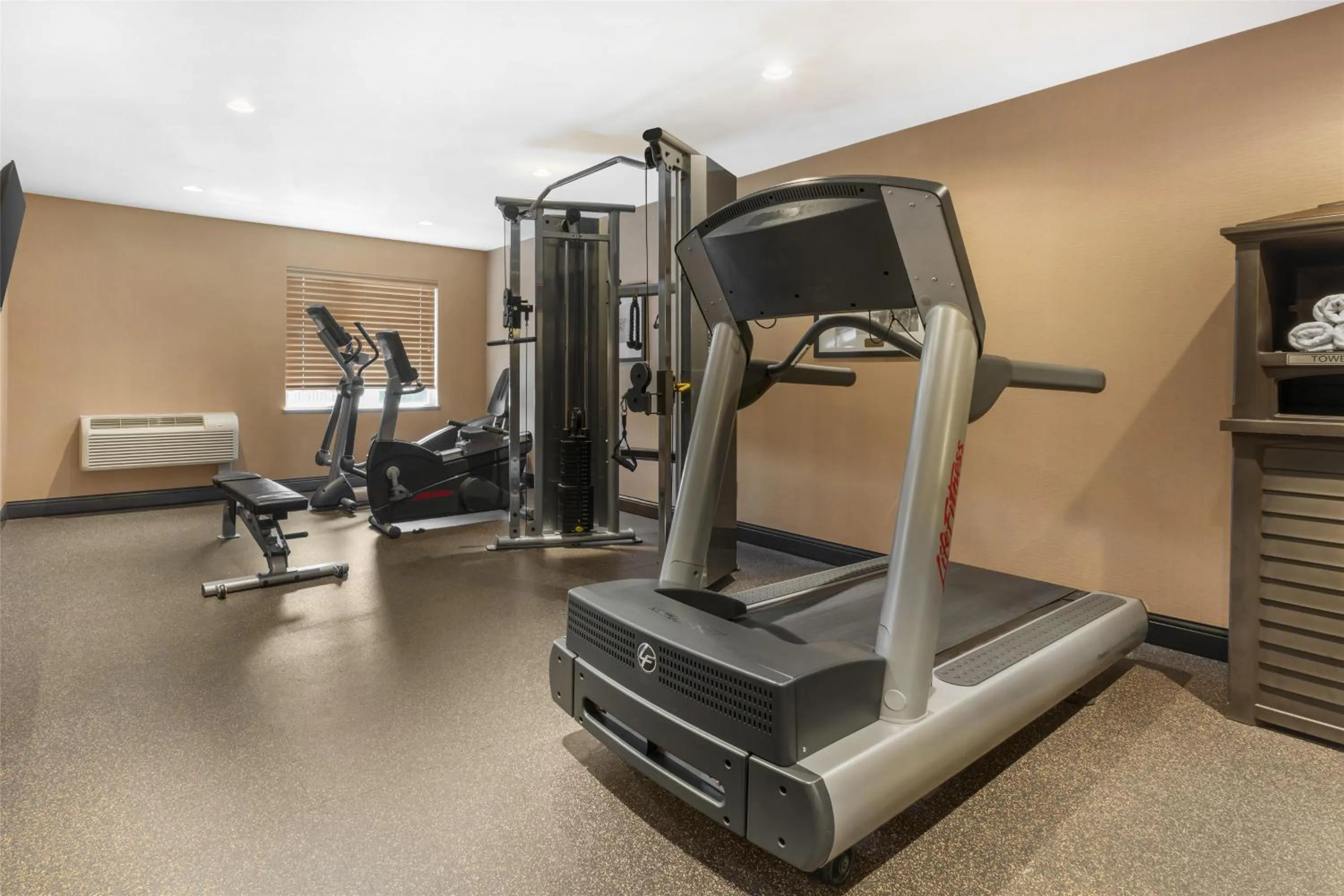 Fitness centre/facilities in Best Western Plus Country Meadows Inn
