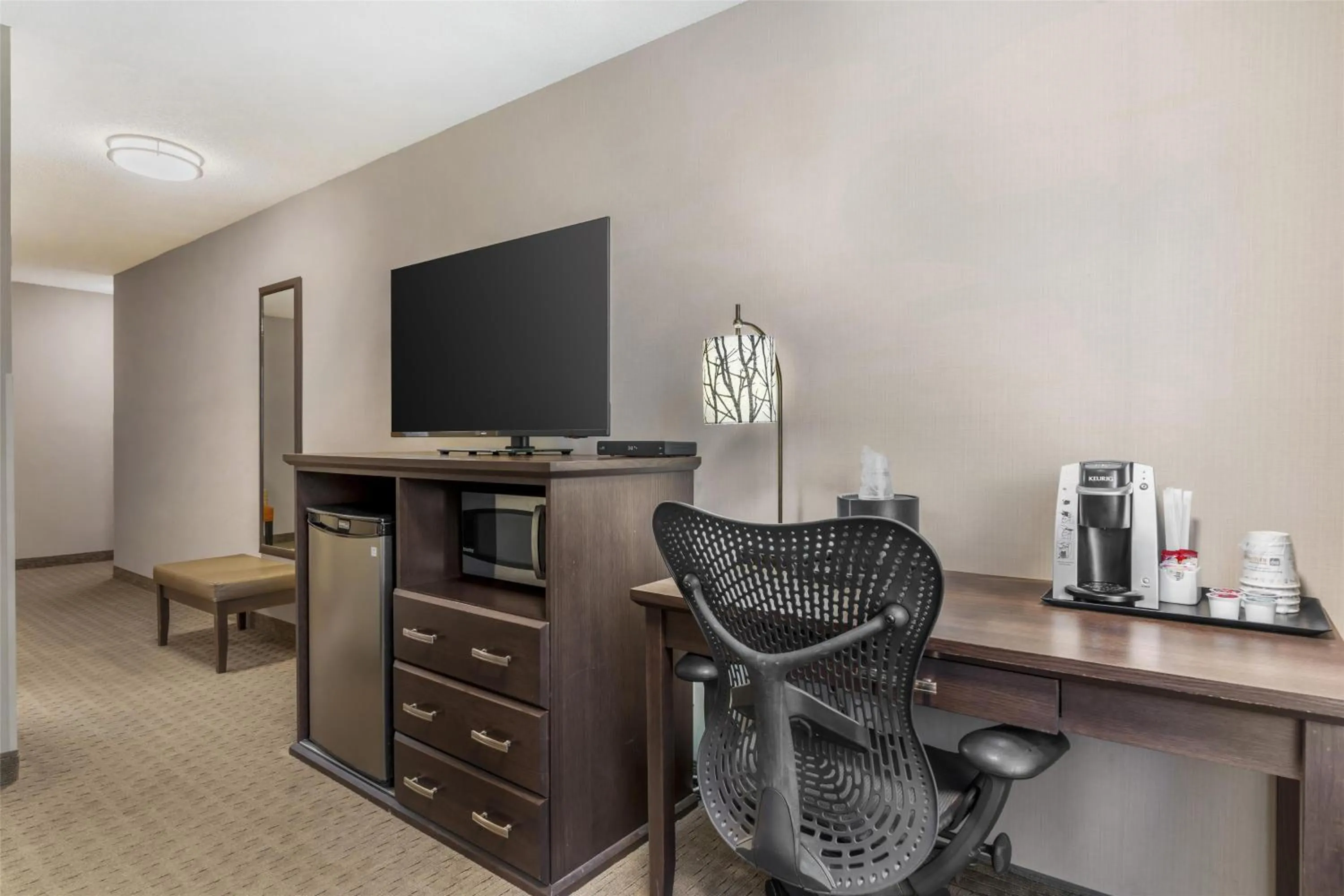 Bedroom in Best Western Plus Country Meadows Inn